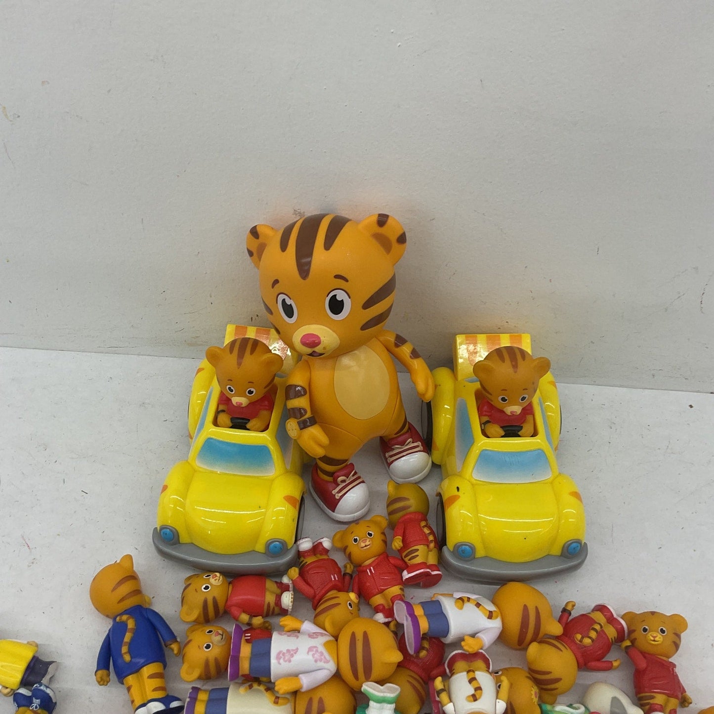 Daniel Tiger Toy Character Figures Toys Cake Toppers Vehicles Preowned LOT 5 lbs - Warehouse Toys