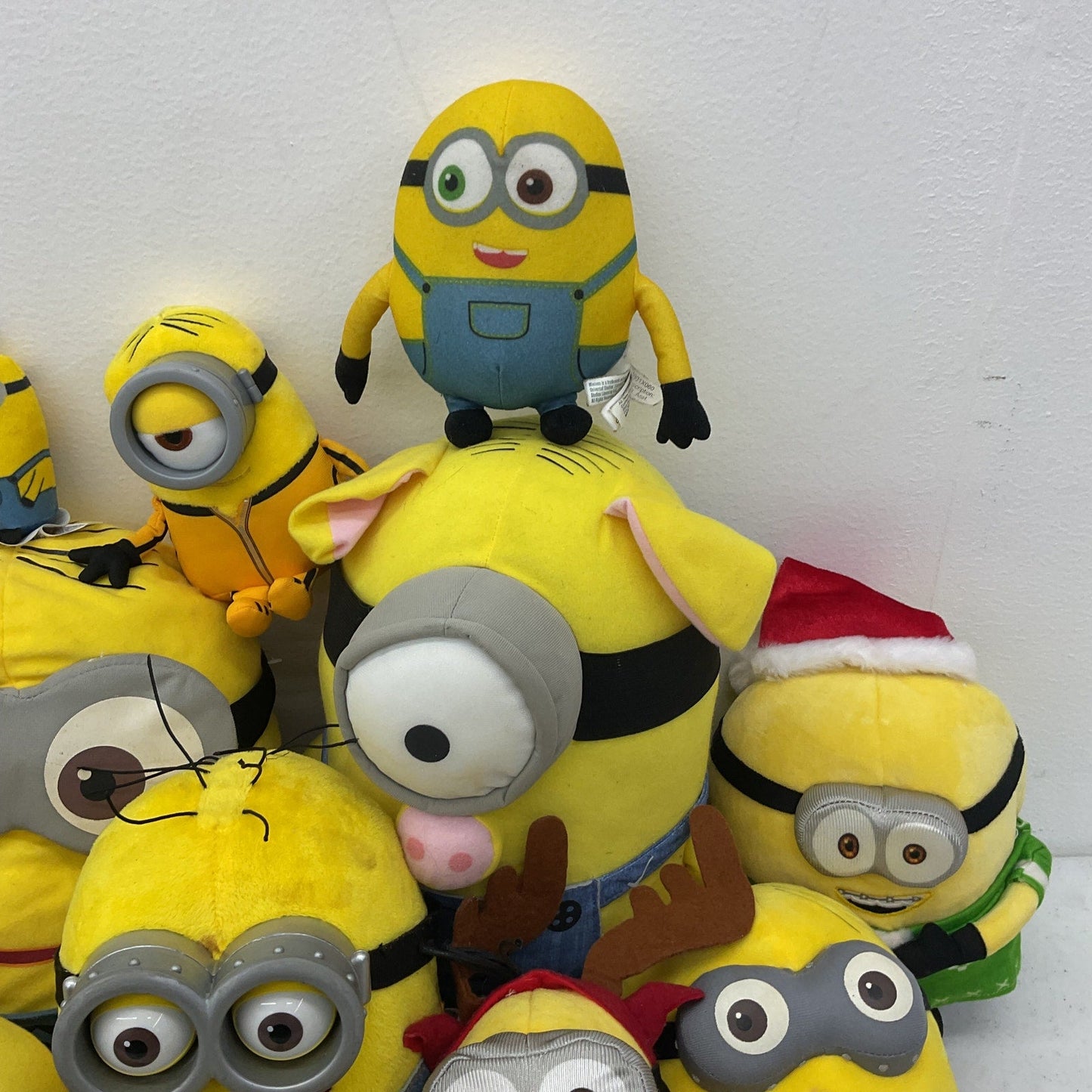 Despicable Me Minions 9 lbs Mix Yellow Blue Plush Dolls Stuffed Toy Figures LOT - Warehouse Toys