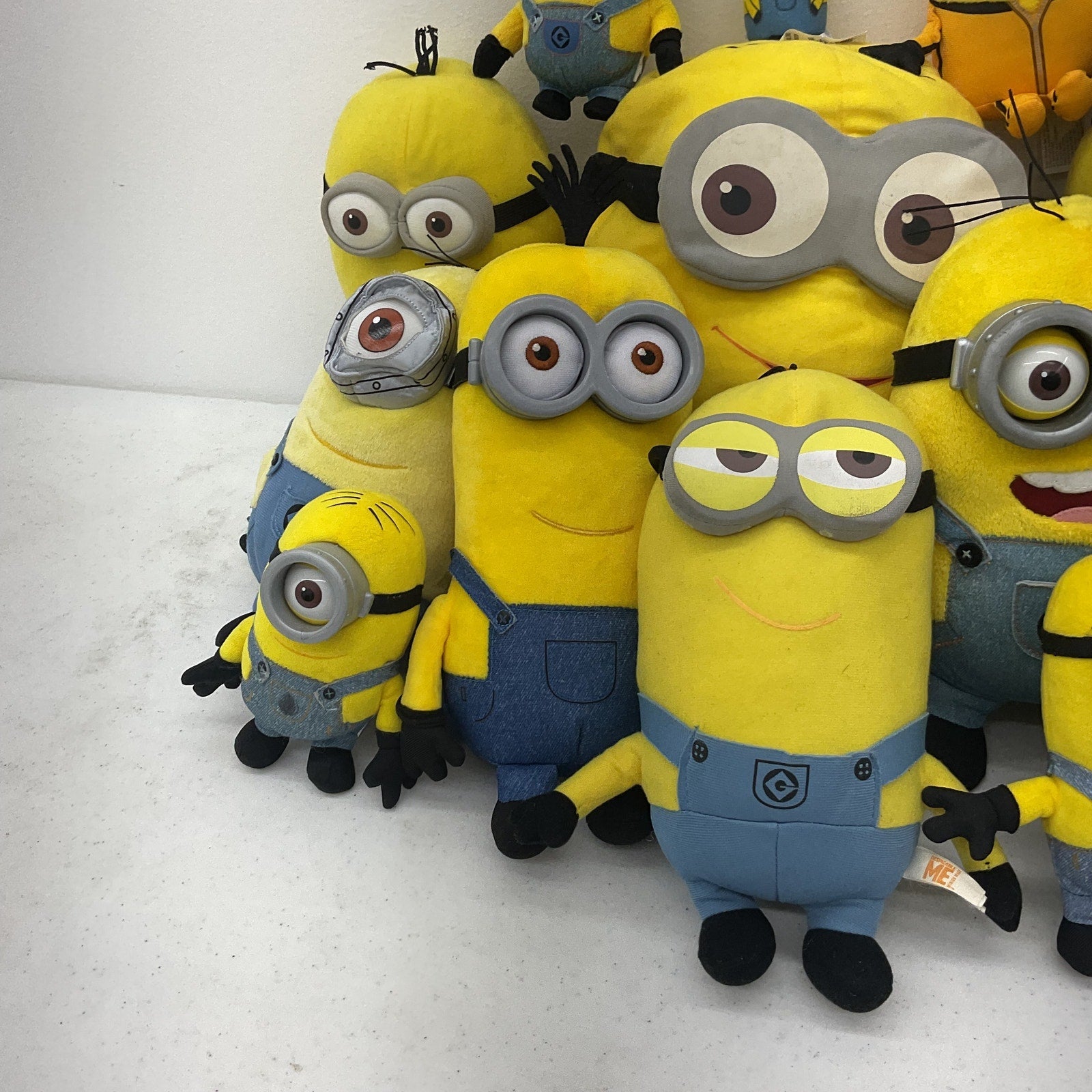 Despicable Me Minions 9 lbs Mix Yellow Blue Plush Dolls Stuffed Toy Figures LOT - Warehouse Toys