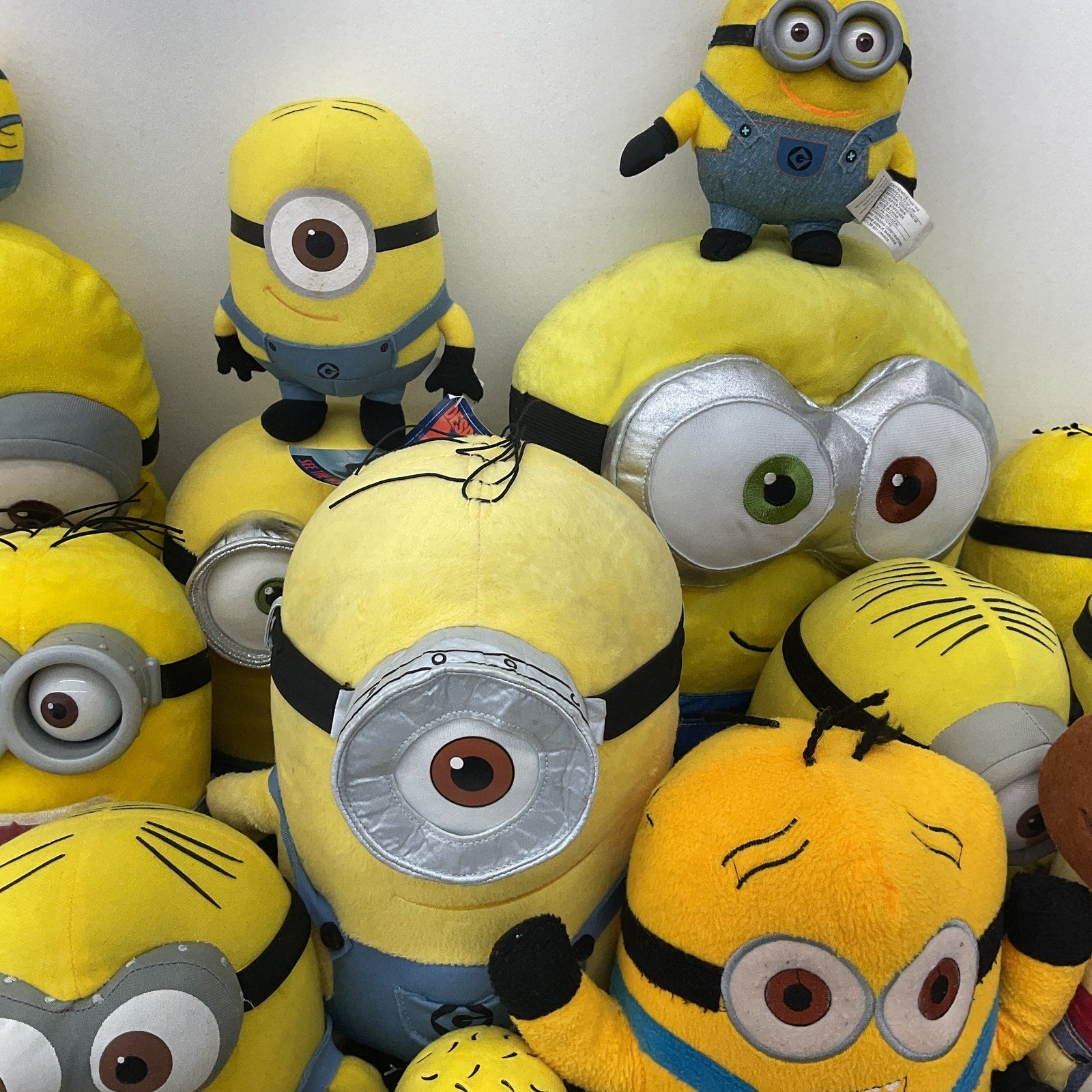 Despicable Me Minions Yellow Blue Plush Dolls Stuffed Toy Figures LOT 12 lbs - Warehouse Toys