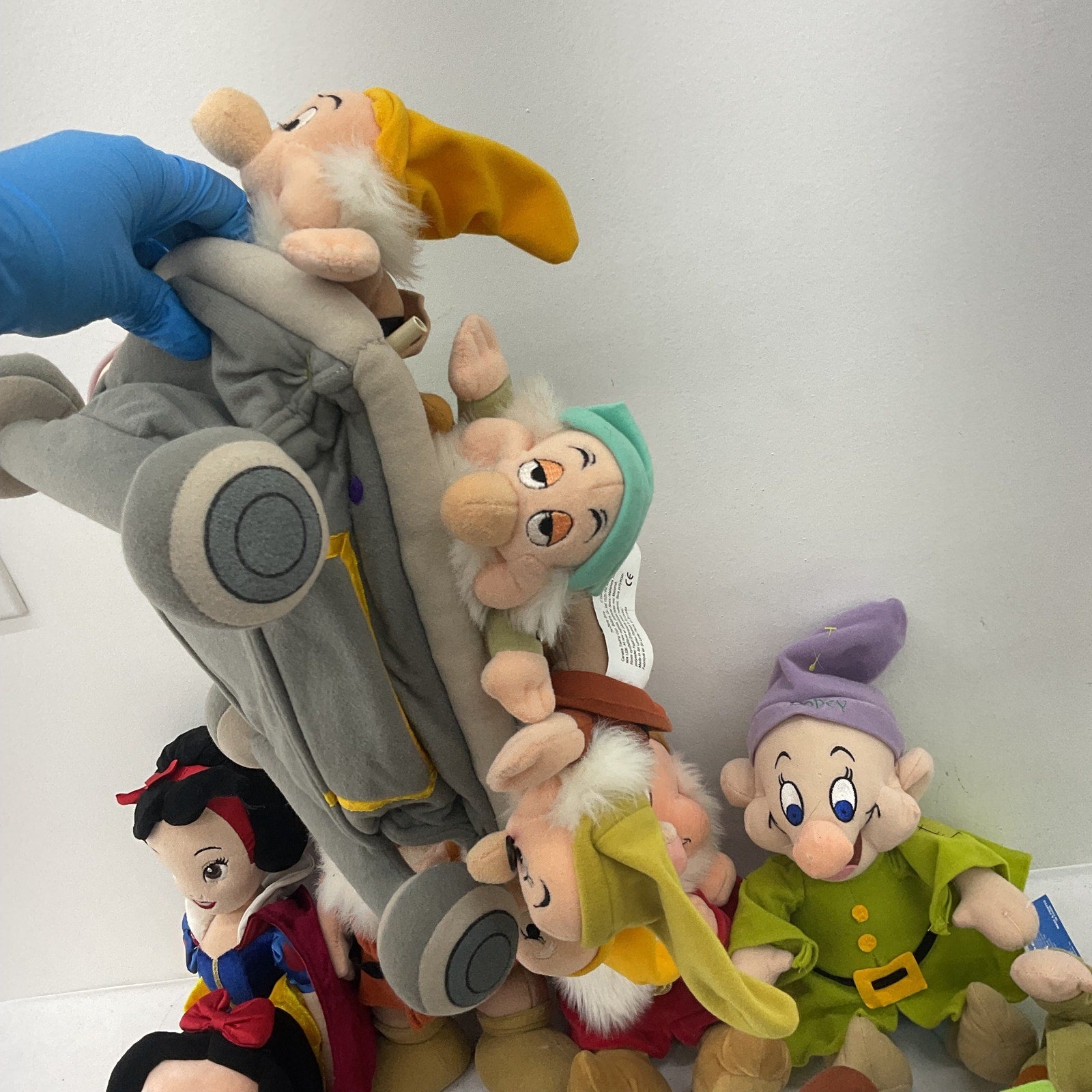 Disney Character Mixed Preowned LOT 10 lbs Plush Dolls Toys Snow White 7 Dwarfs - Warehouse Toys