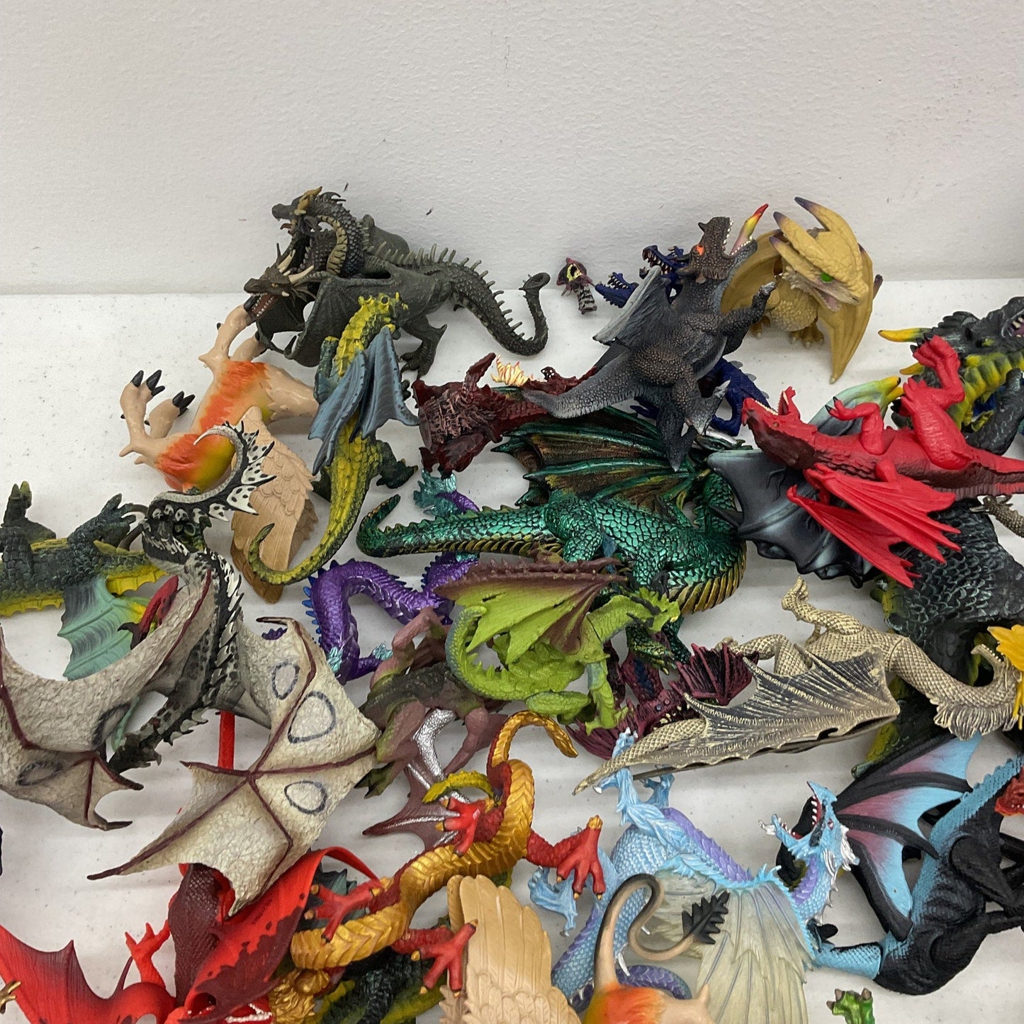 Fantasy D&D Dragons Wyverns Monsters Chinosaur Toys Figures Preowned LOT 14 lbs - Warehouse Toys