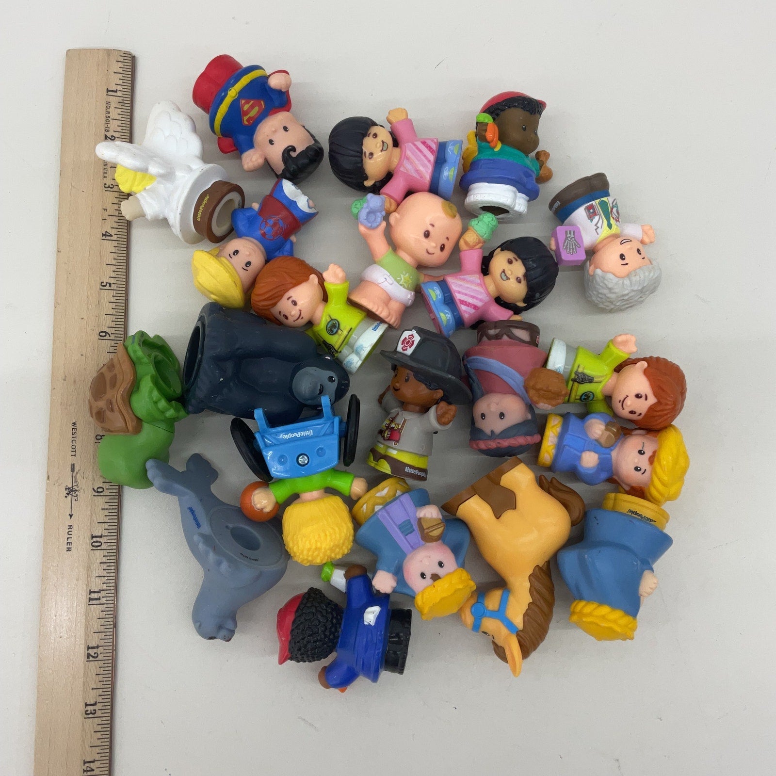 Fisher Price Little People Multicolor Plastic Action Figure Toy Lot Preowned - Warehouse Toys