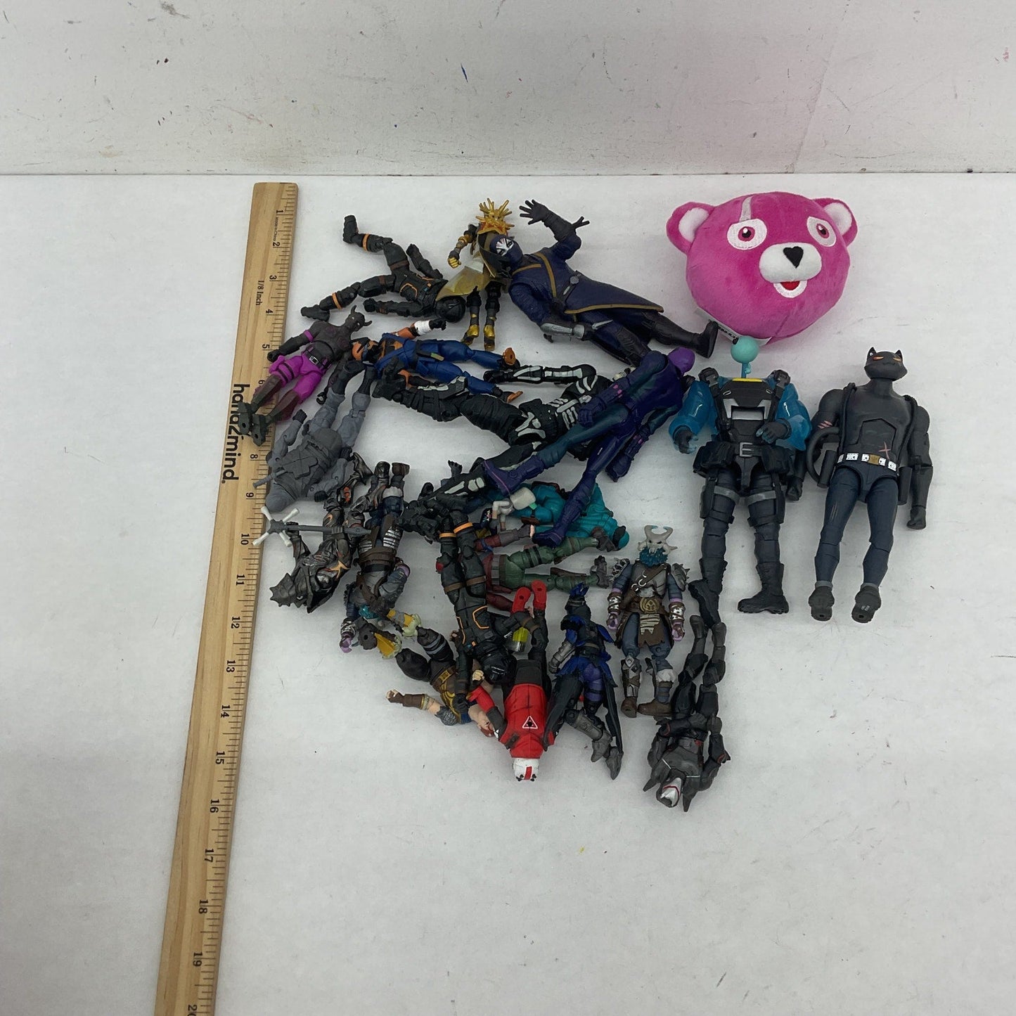 FORTNITE Character Toys Mixed Loose 2+ lbs Action Figure Collection - Preowned - Warehouse Toys