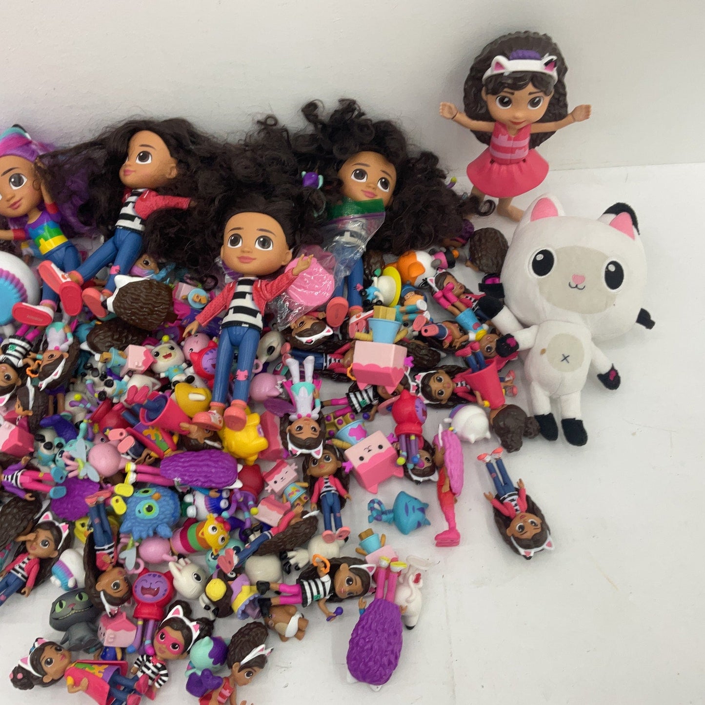 Gabby's Dollhouse & Others Character Play Dolls Toys Preowned Mixed LOT 10 lbs - Warehouse Toys