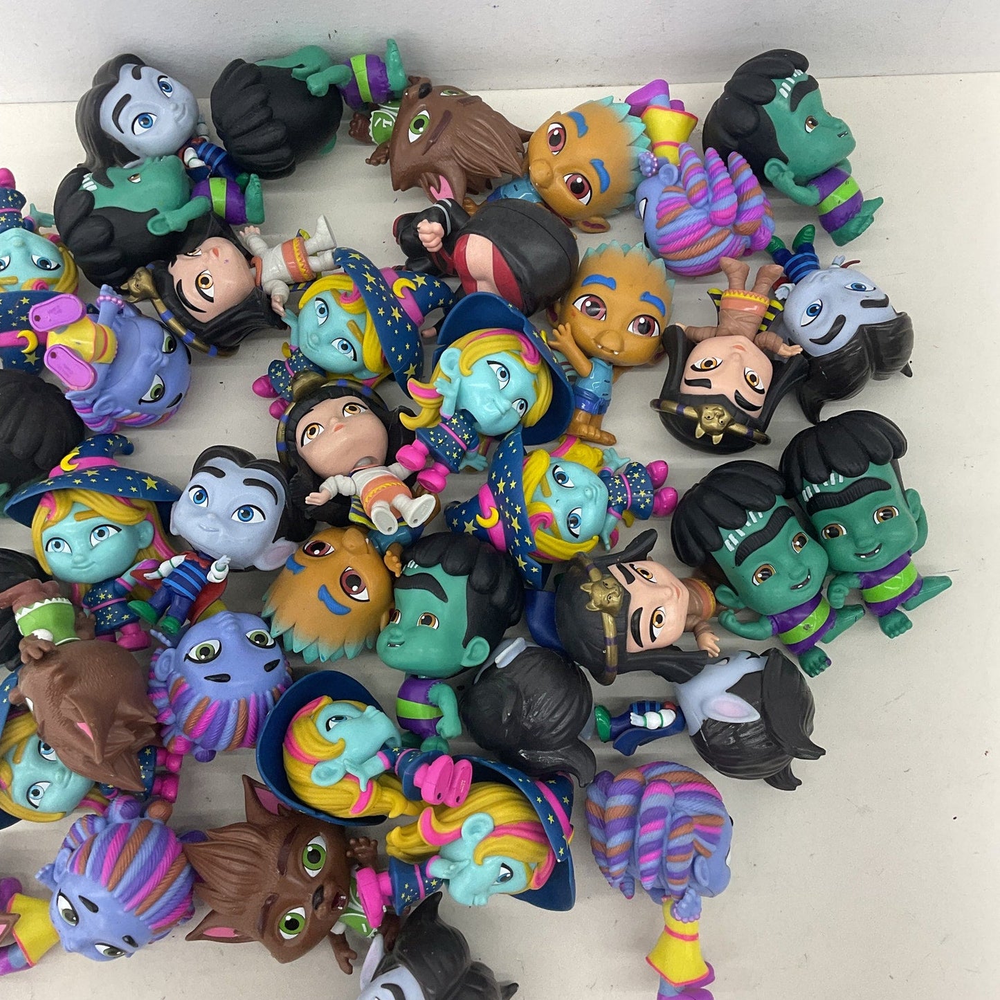 Hasbro Super Monsters Netflix Characters Toy Figures Preowned LOT 10 lbs Spooky - Warehouse Toys