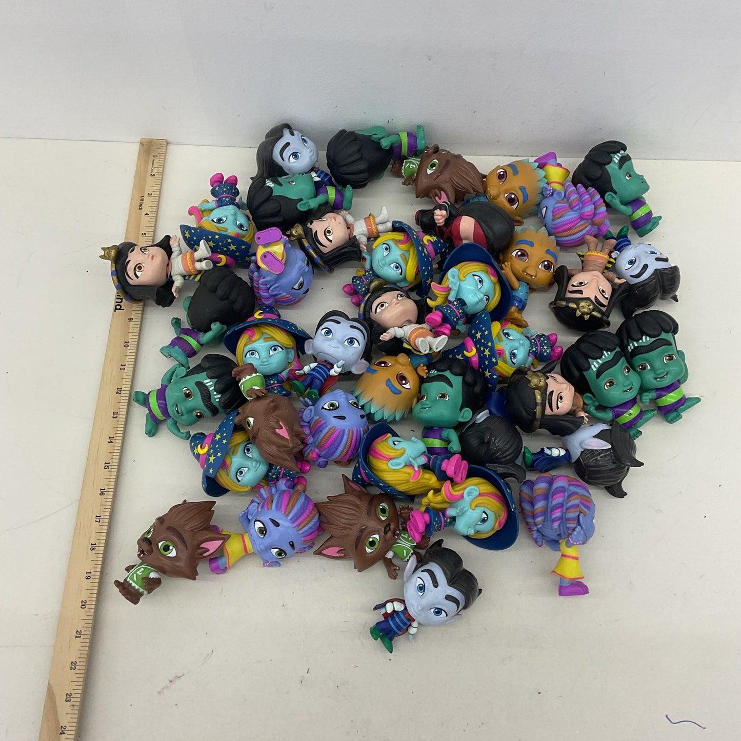 Hasbro Super Monsters Netflix Characters Toy Figures Preowned LOT 10 lbs Spooky - Warehouse Toys