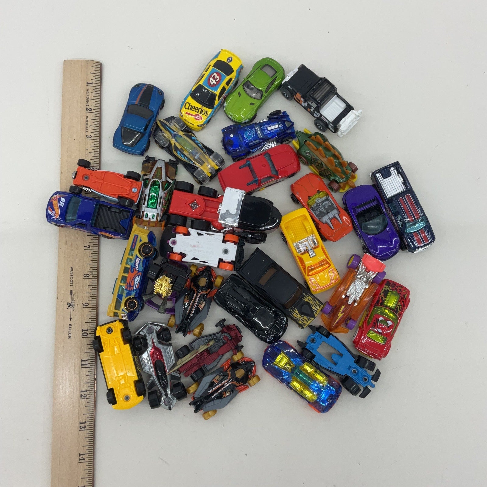 Hot Wheels Matchbox Die - Cast Cars Wholesale Lot Preowned Multicolor - Warehouse Toys