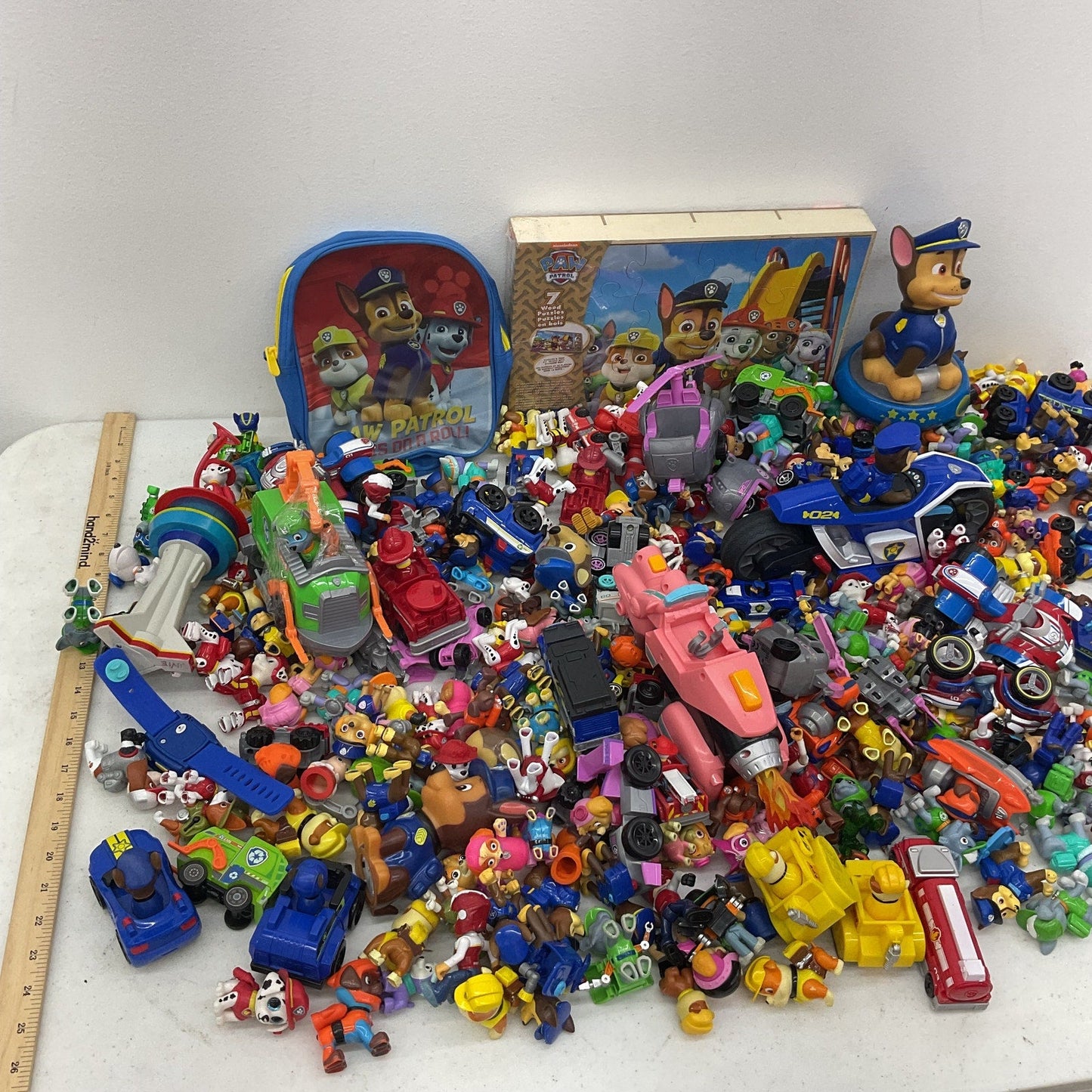 HUGE 25 lbs!!!! LOT Paw Patrol Nickelodeon Action Figures Vehicles Cake Toppers - Warehouse Toys