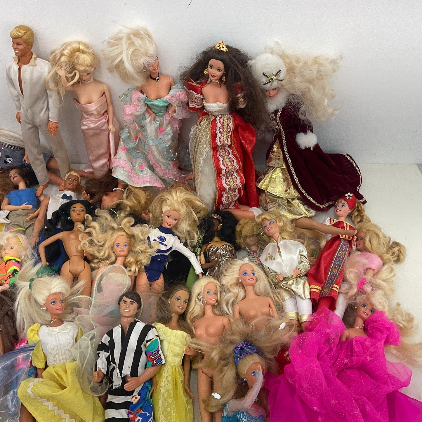 HUGE LOT 13 lbs Vintage Mattel Barbie Ken & Others Fashion Play Dolls Preowned - Warehouse Toys