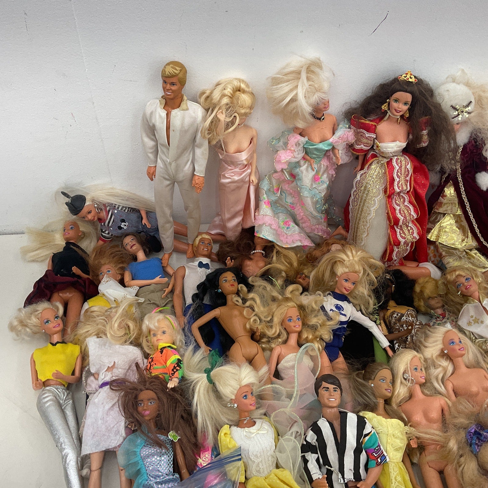 HUGE LOT 13 lbs Vintage Mattel Barbie Ken & Others Fashion Play Dolls Preowned - Warehouse Toys