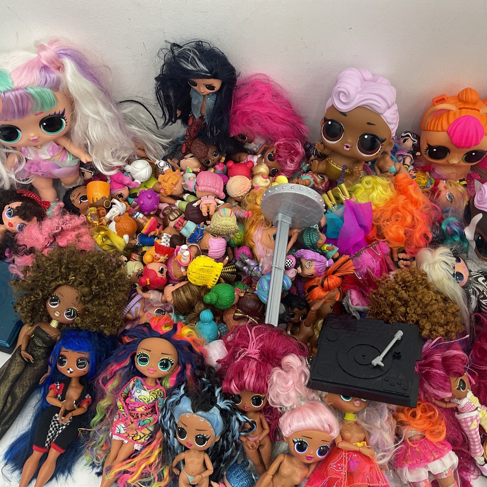 Huge LOT 25 lbs MGA LOL OMG Surprise Big Lil Sistas Play Fashion Dolls Preowned - Warehouse Toys