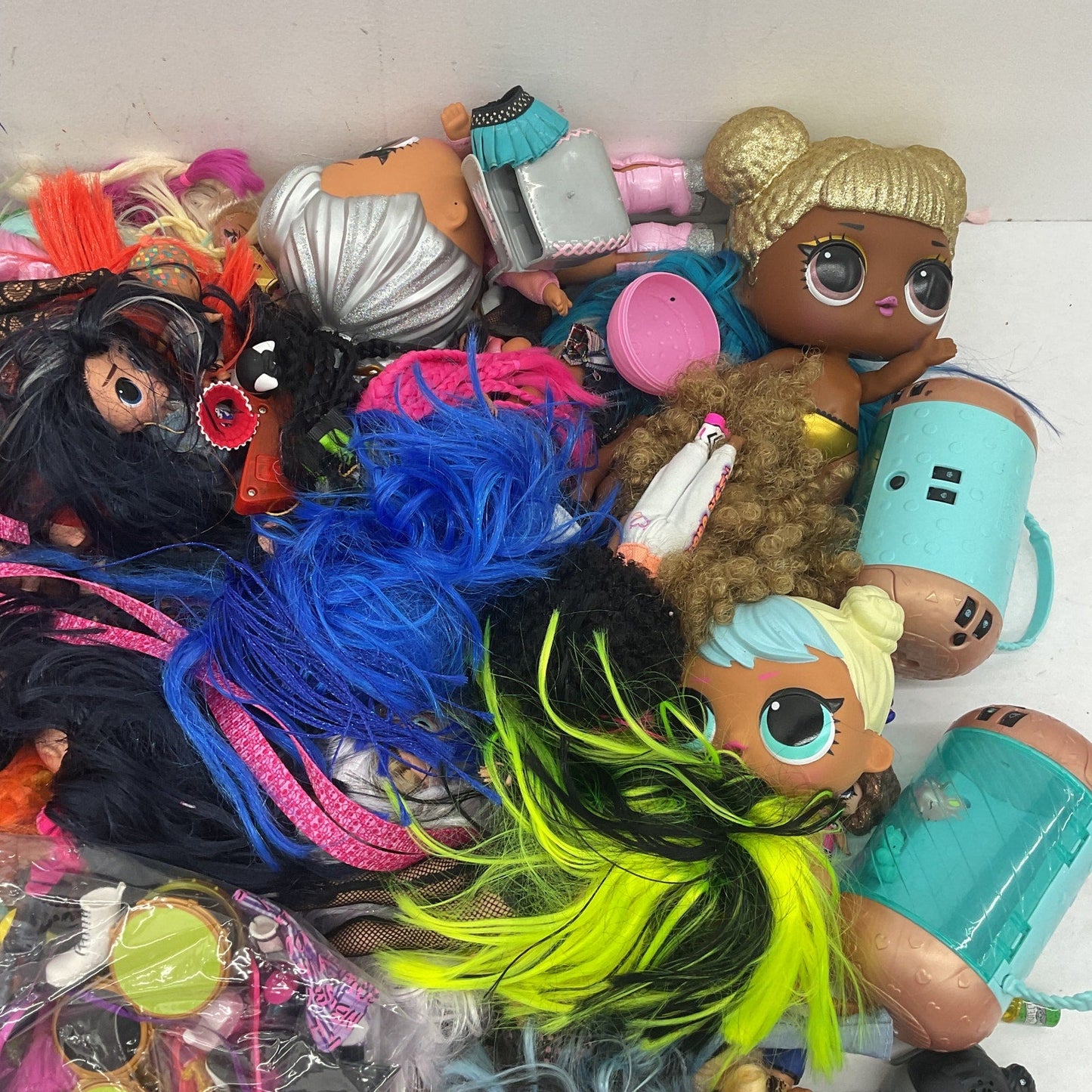 Huge LOT 25 lbs MGA LOL OMG Surprise Big Lil Sistas Play Fashion Dolls Preowned - Warehouse Toys