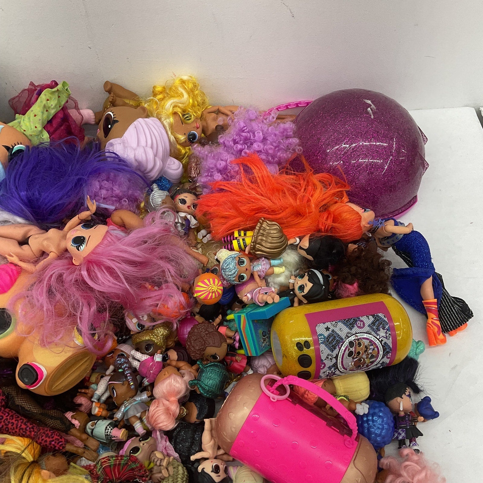 Huge LOT 30 lbs MGA LOL OMG Surprise Big Lil Sistas Play Fashion Dolls Preowned - Warehouse Toys