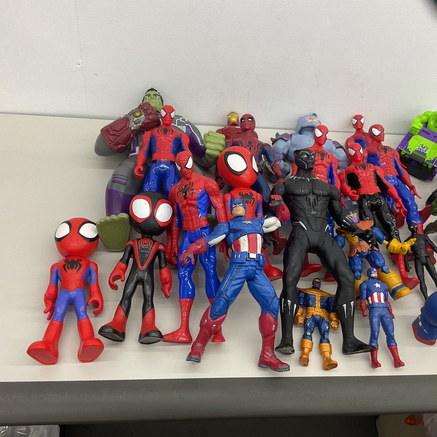 HUGE LOT 30 lbs Mixed Loose Action Figures Marvel Avengers Spiderman Gwen Used - Warehouse Toys