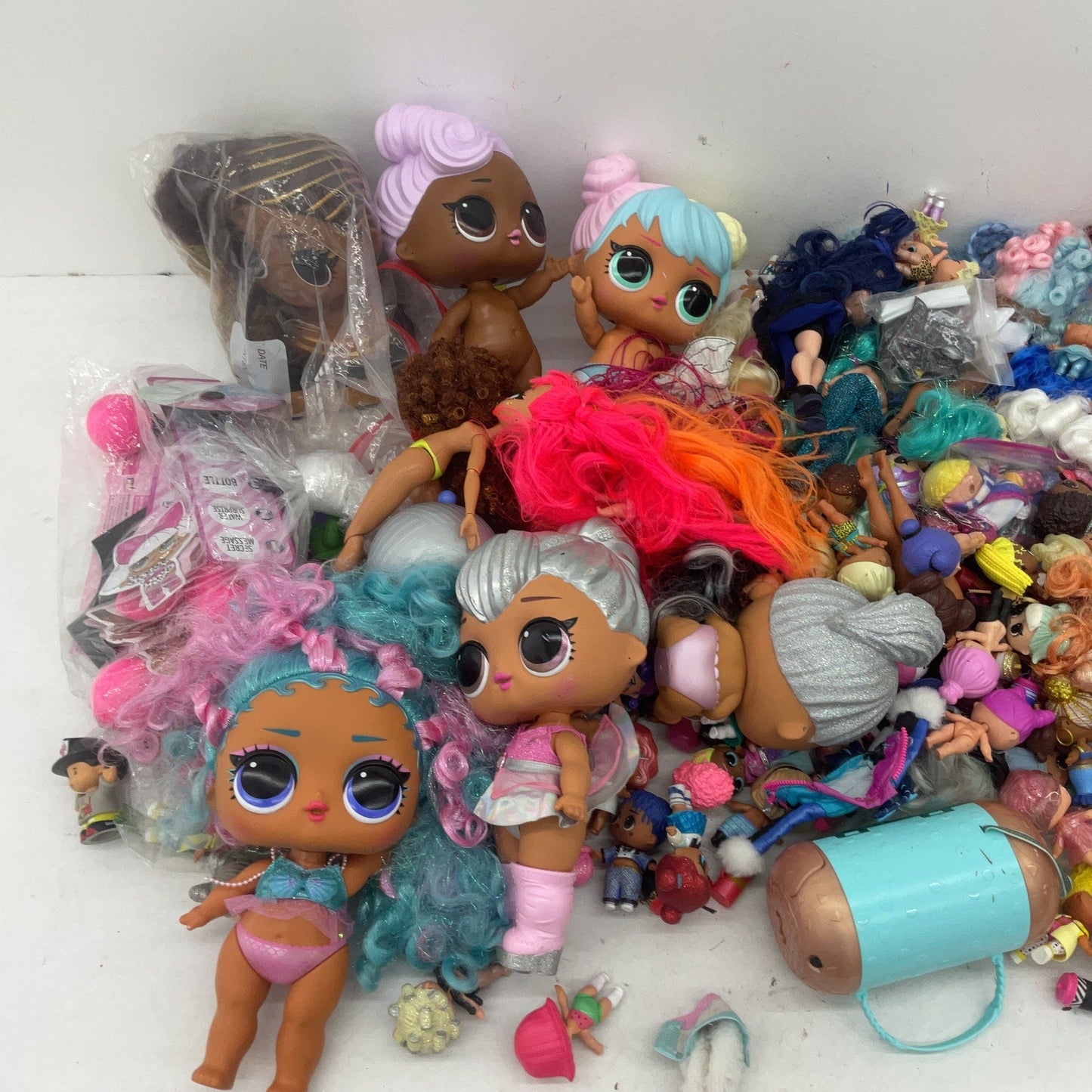 Huge LOT LOL OMG Surprise Big Lil Sistas Play Fashion Dolls Preowned MGA 25 lbs - Warehouse Toys