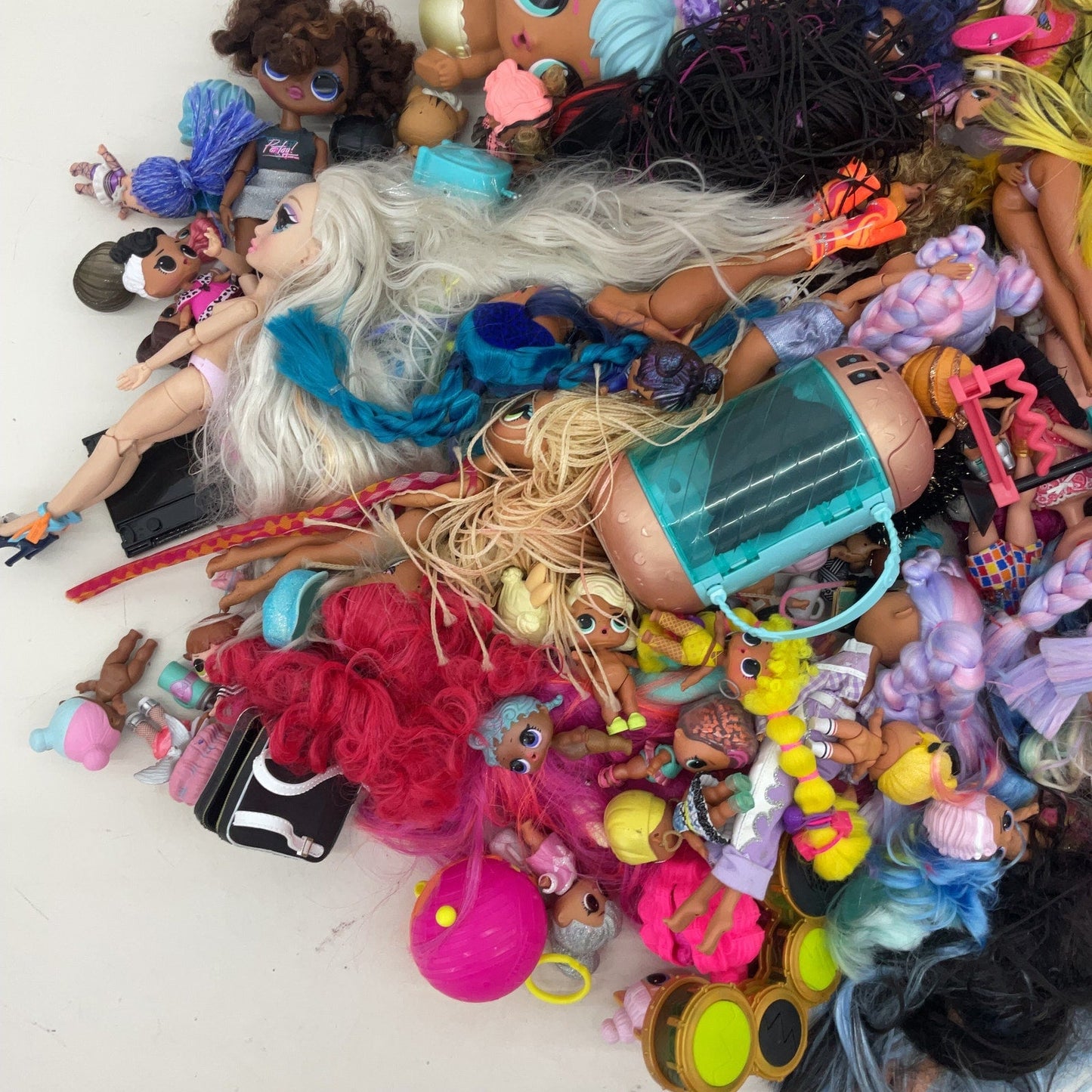 Huge LOT MGA 15 lbs LOL OMG Surprise Big Lil Sistas Play Fashion Dolls Preowned - Warehouse Toys