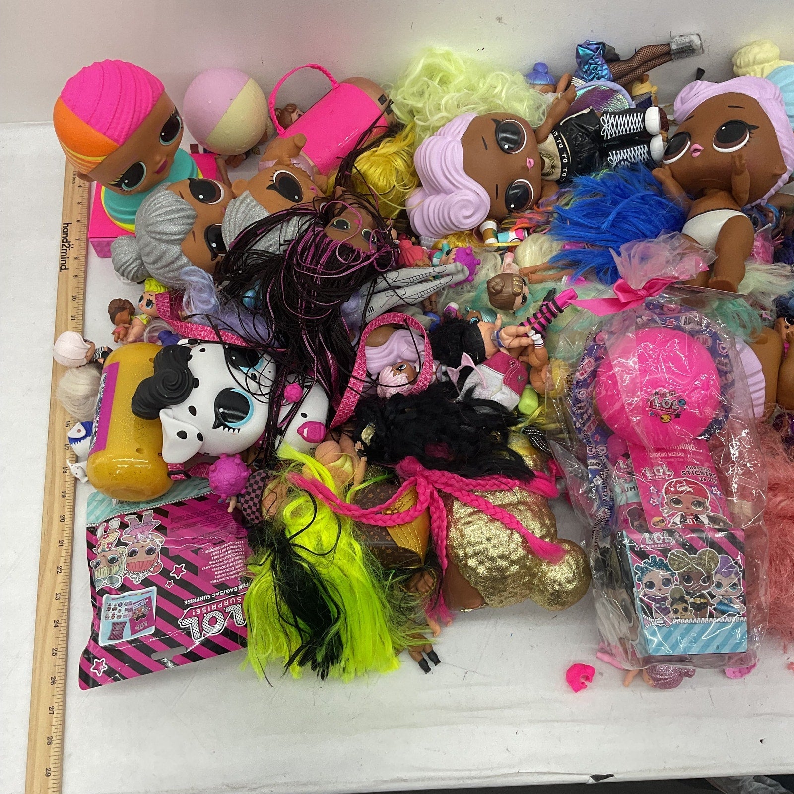 Huge LOT MGA LOL OMG Surprise 28 lbs Big Lil Sistas Play Fashion Dolls Preowned - Warehouse Toys