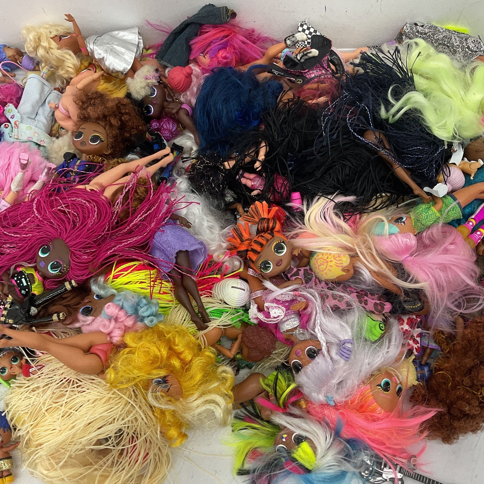 Huge LOT MGA LOL OMG Surprise Big Lil Sistas 20 lbs Play Fashion Dolls Preowned - Warehouse Toys