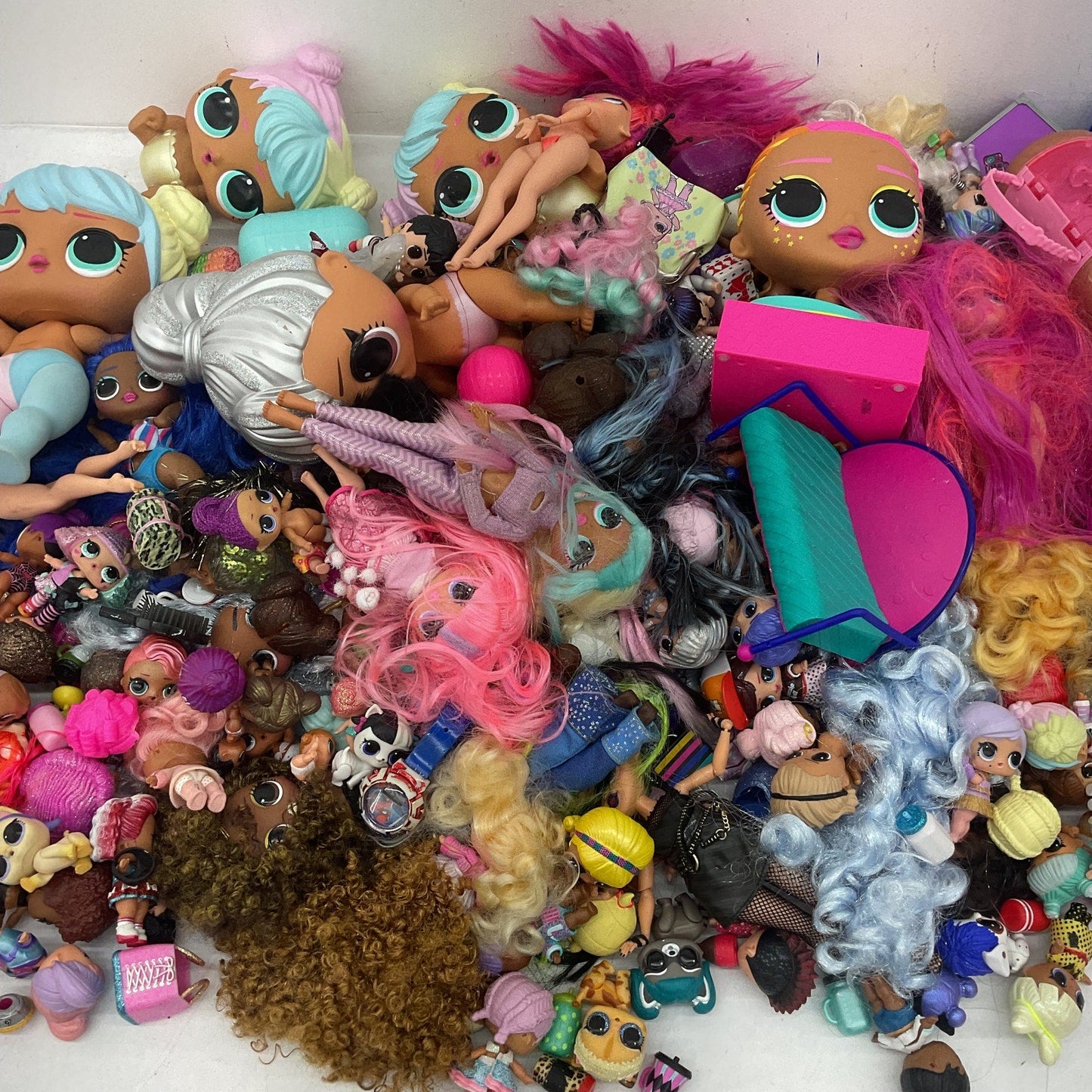 Huge LOT MGA LOL OMG Surprise Big Lil Sistas Play Fashion Dolls Preowned 25 lbs - Warehouse Toys