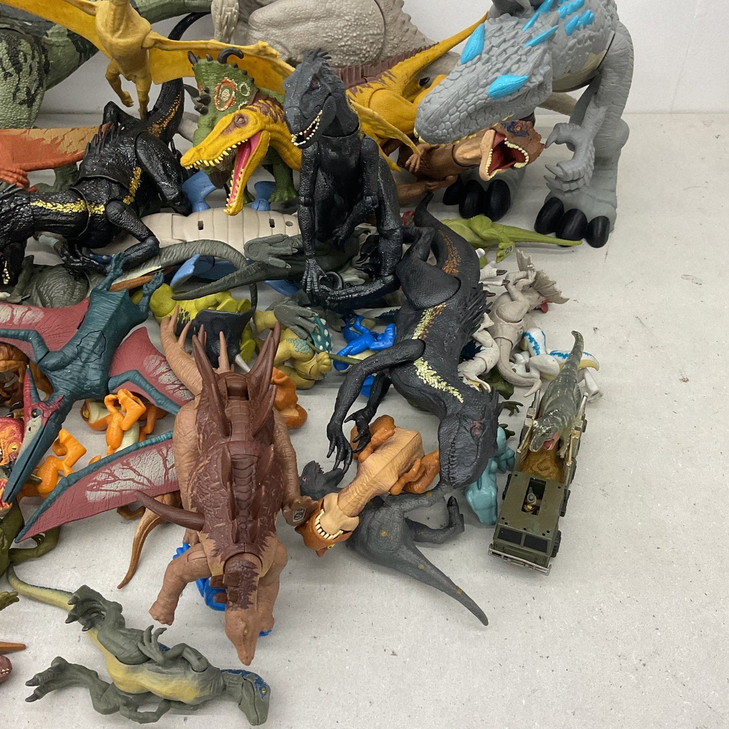 Jurassic Park World T - Rex Dinosaur Action Figures Collection 25 lbs Preowned LOT - Warehouse Toys