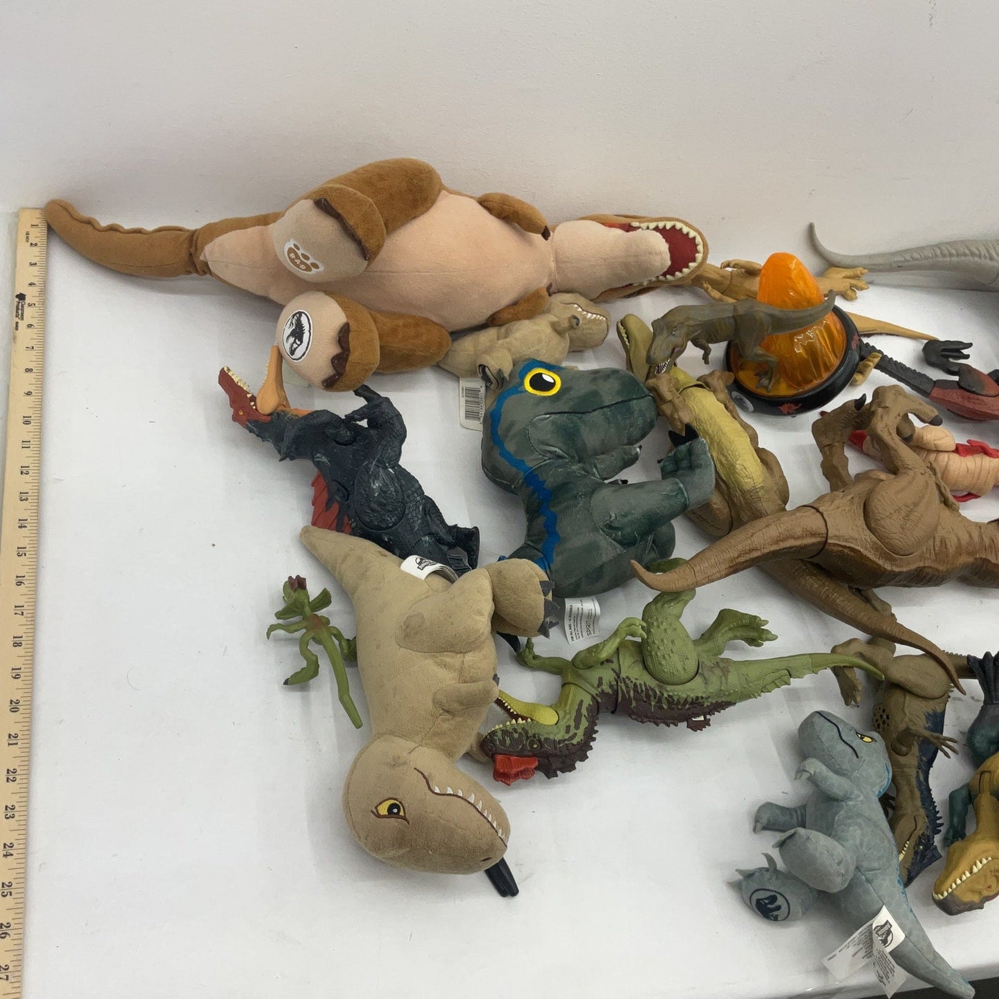 Jurassic Park World T - Rex Dinosaur Action Figures & Plush 21 lbs Preowned LOT - Warehouse Toys