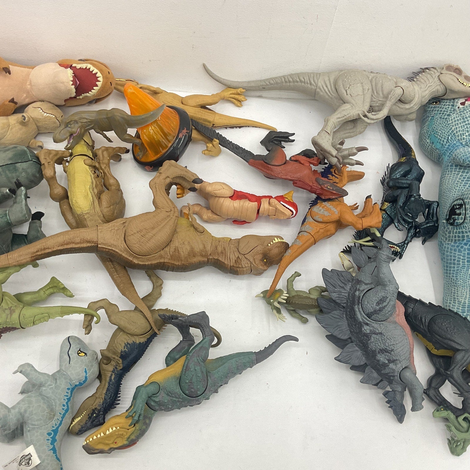 Jurassic Park World T - Rex Dinosaur Action Figures & Plush 21 lbs Preowned LOT - Warehouse Toys