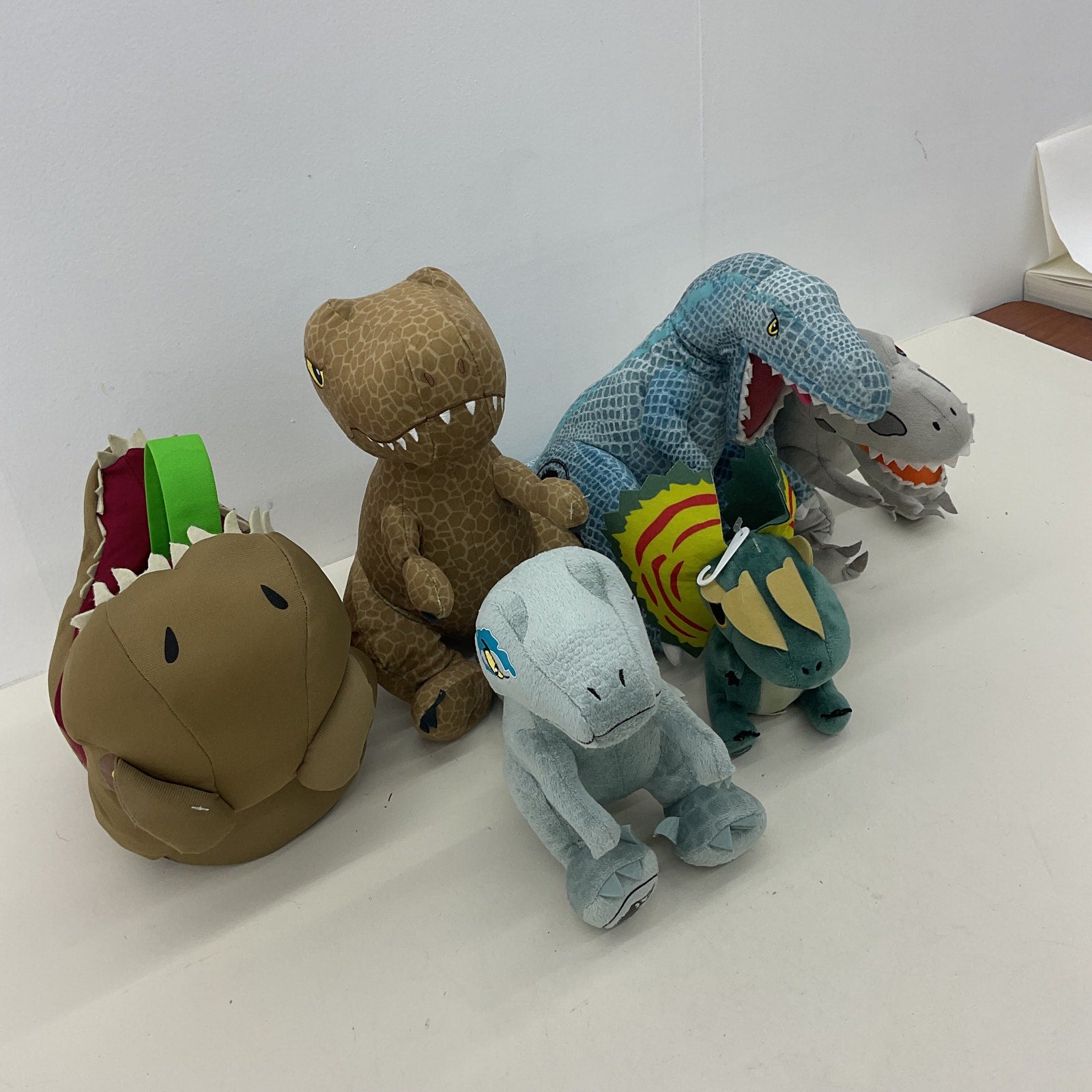 Jurassic World Multicolor Preowned Stuffed Animal Plush Dinosaur Toy Lot - Warehouse Toys