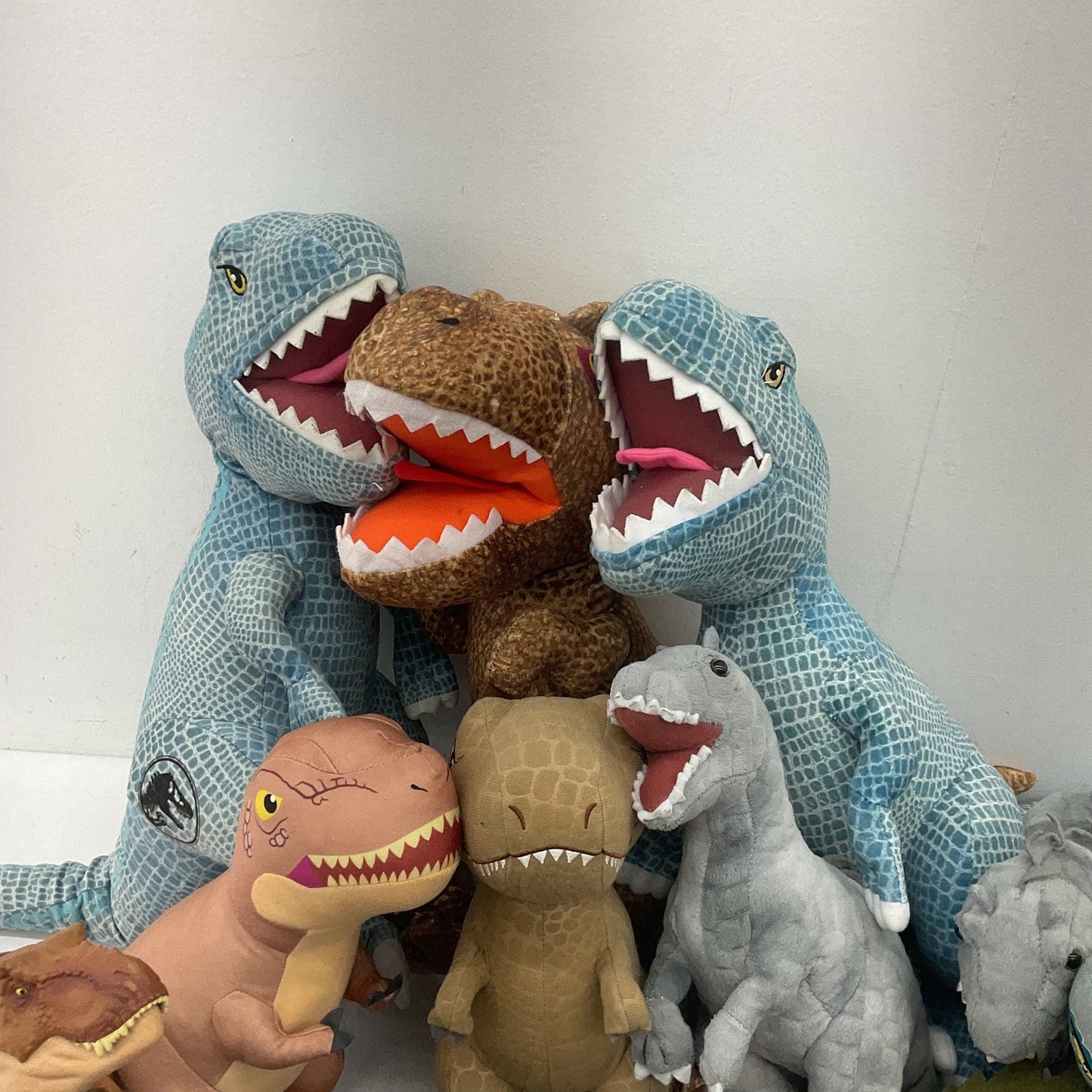 Jurassic World Park Dinosaur Mixed LOT 12 lbs Stuffed Plush Toys Preowned Raptor - Warehouse Toys