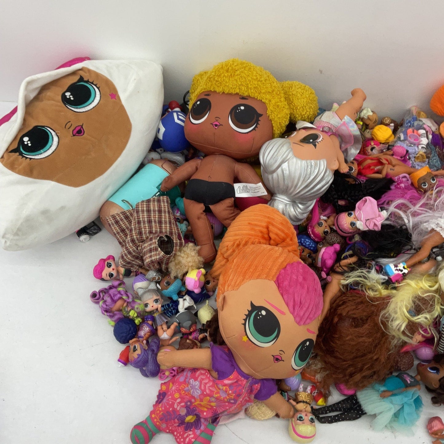 Large LOT 25 lbs LOT MGA LOL OMG Surprise Big Lil Sistas Fashion Dolls Preowned - Warehouse Toys