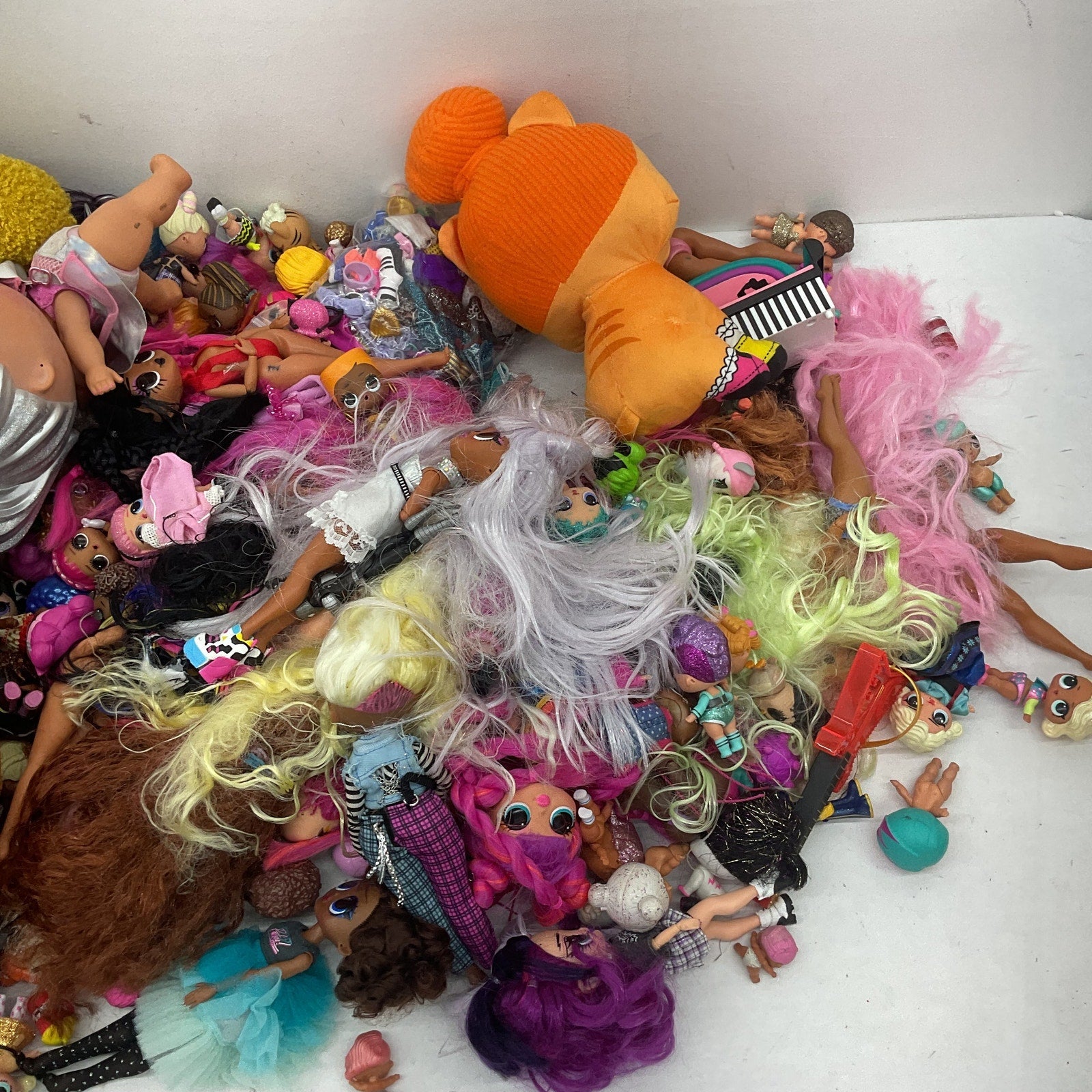 Large LOT 25 lbs LOT MGA LOL OMG Surprise Big Lil Sistas Fashion Dolls Preowned - Warehouse Toys