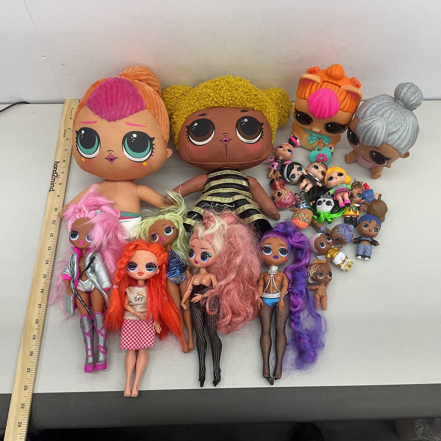 Large LOT 27 lbs MGA LOL OMG Surprise! Play Fashion Dolls Big Lil Sistas Loose - Warehouse Toys