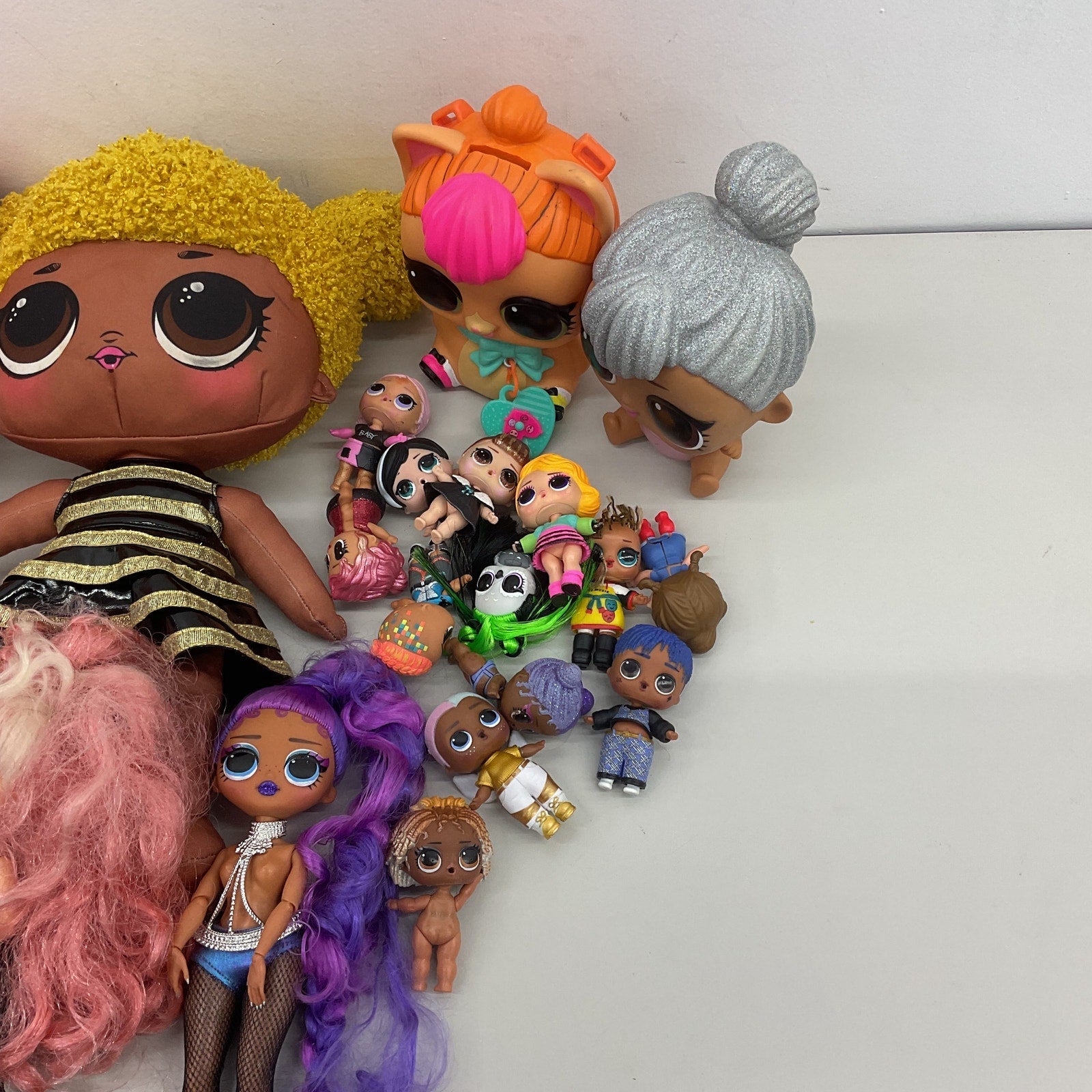 Large LOT 27 lbs MGA LOL OMG Surprise! Play Fashion Dolls Big Lil Sistas Loose - Warehouse Toys