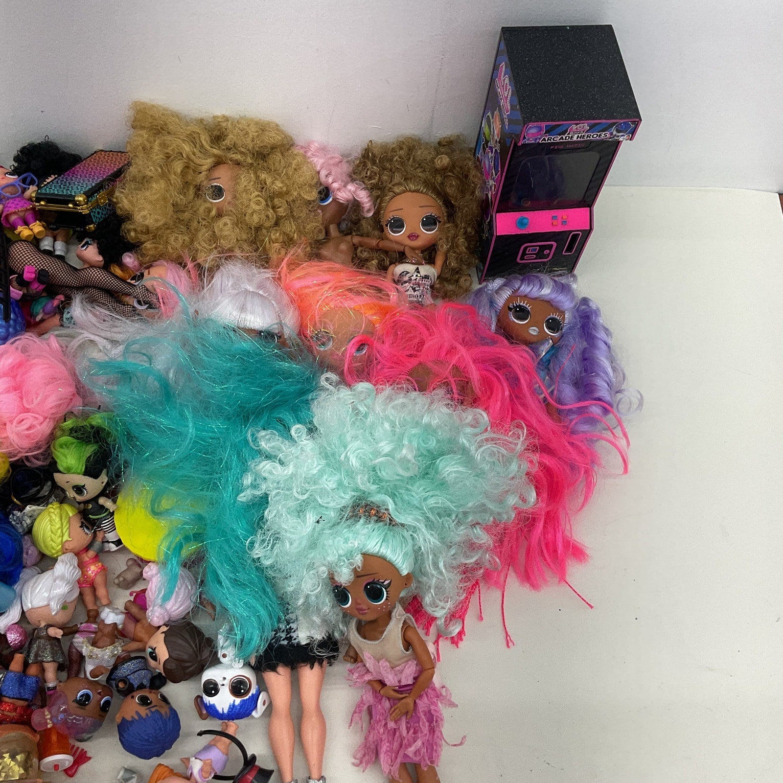 Large Mixed LOT 10 lbs MGA LOL OMG Surprise Big Lil Sistas Fashion Play Dolls - Warehouse Toys