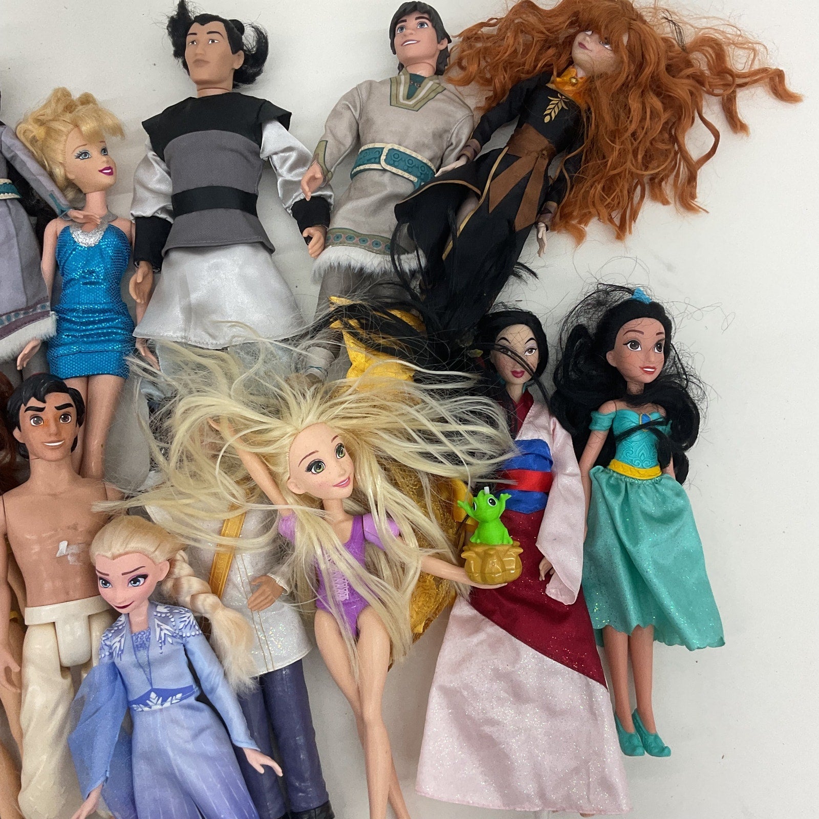 Disney dolls and 2024 other dolls huge lot