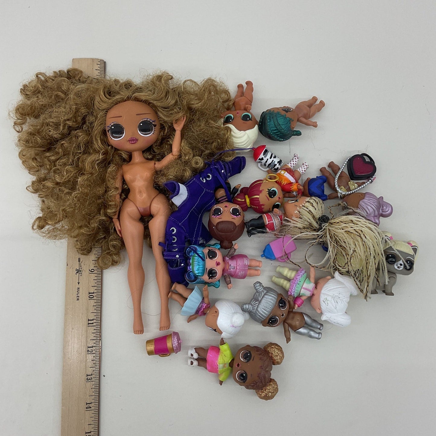 LOL Surprise Doll MGA Multicolor, Preowned, Fashion Doll Collection Lot - Warehouse Toys