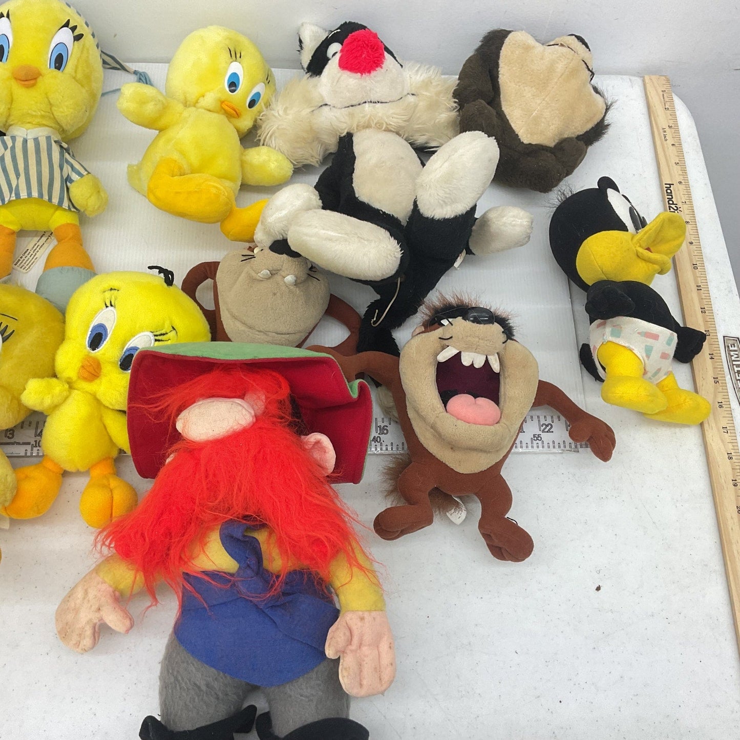 Looney Tunes Tweety Bugs Yosemite Sam Multicolor Stuffed Animal Lot - Pre - Owned - Warehouse Toys