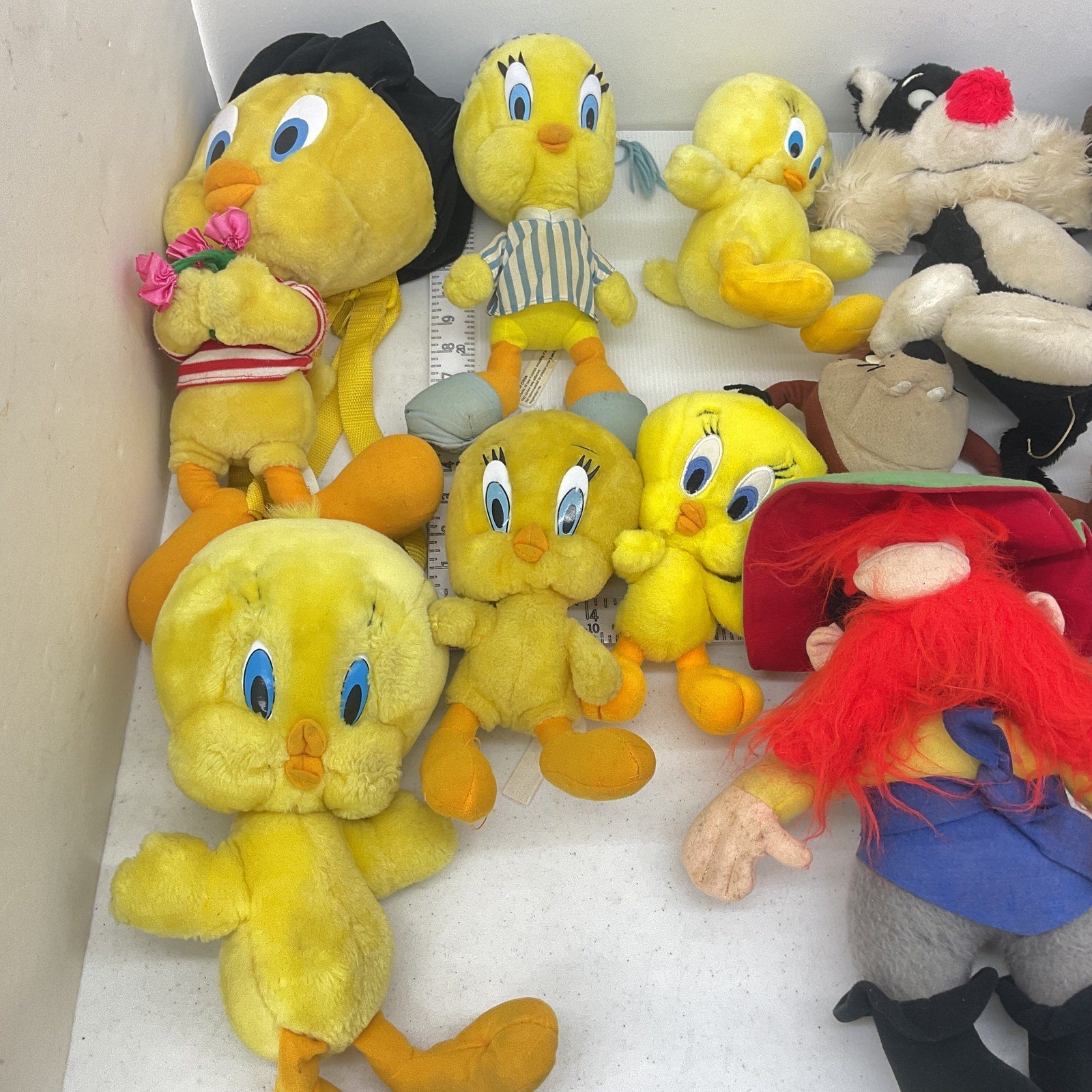 Looney Tunes Tweety Bugs Yosemite Sam Multicolor Stuffed Animal Lot - Pre - Owned - Warehouse Toys