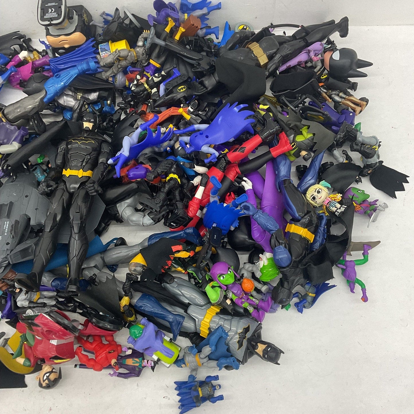 Loose Action Figures Toys LOT 19 lbs Preowned DC Comics Batman Villains Heroes - Warehouse Toys