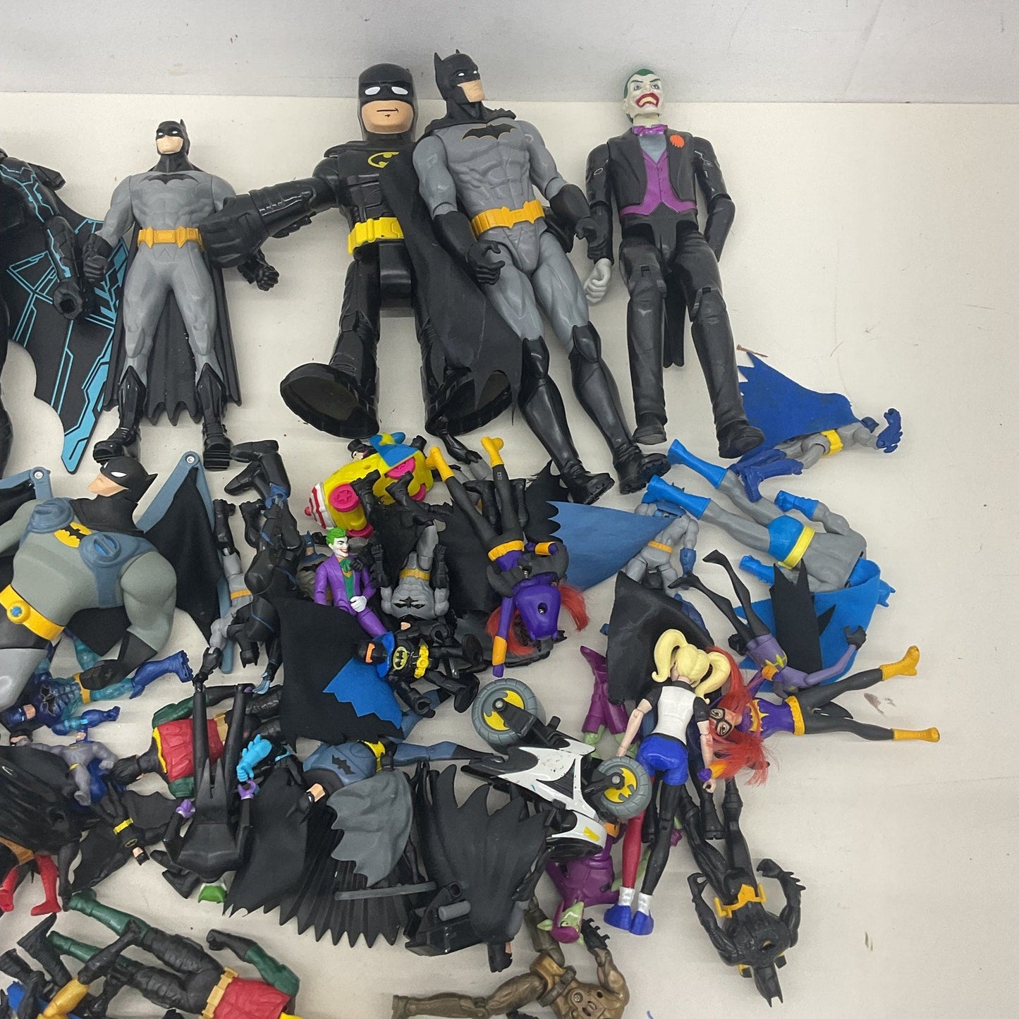 Loose Action Figures Toys LOT 6 lbs Preowned DC Comics Batman Villains Heroes - Warehouse Toys