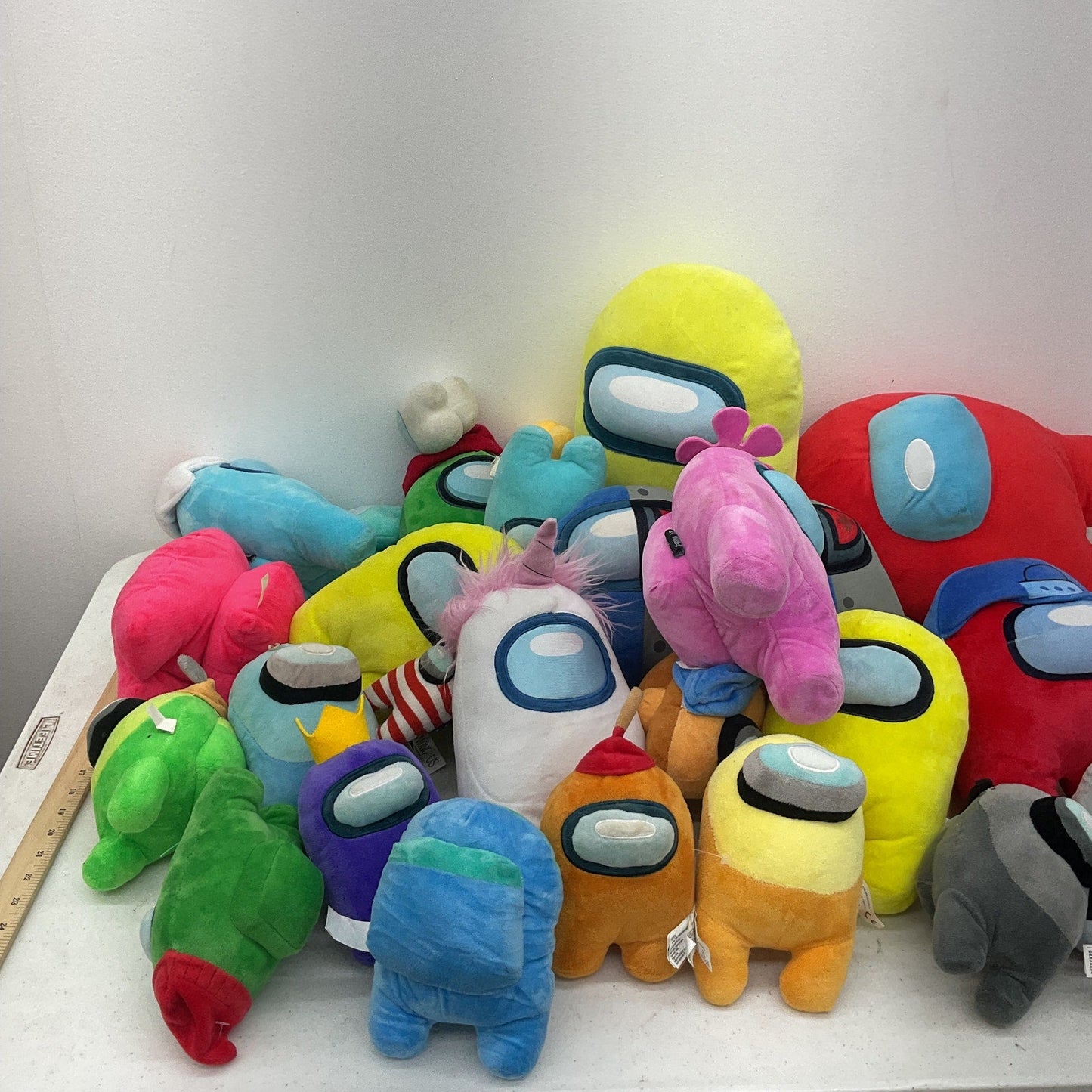 LOT 13 LBS Among Us Plush Toy Dolls Red Green White Aliens Space Men Preowned - Warehouse Toys