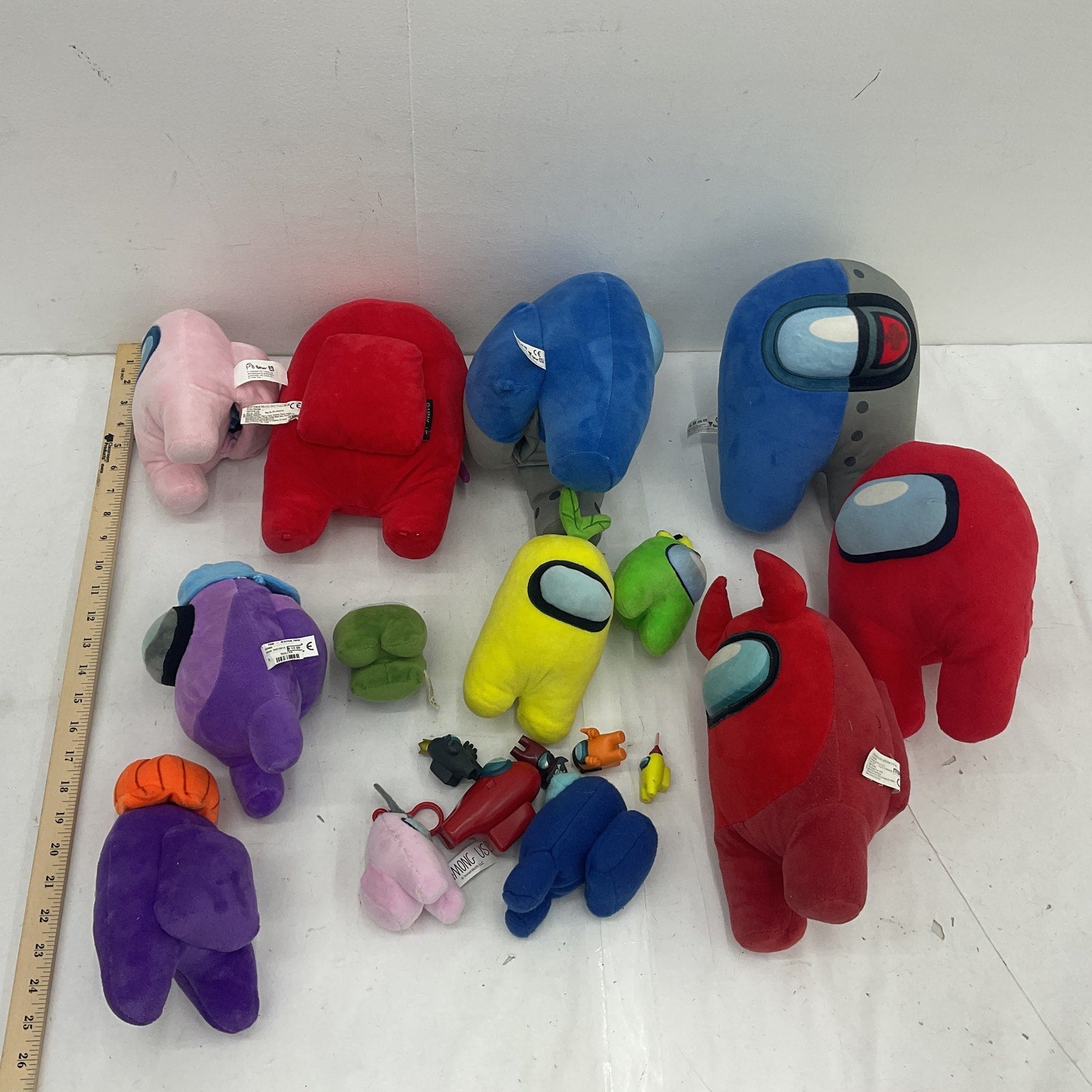 LOT 16 Among Us Plush Toy Multicolor Pre - Owned - Warehouse Toys