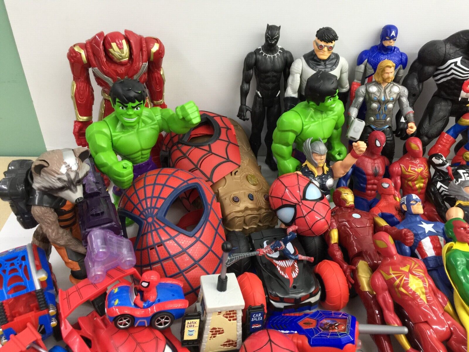 LOT 28 lbs Mixed Super Heroes Villains Marvel Spiderman Hulk Action Figure Toys - Warehouse Toys