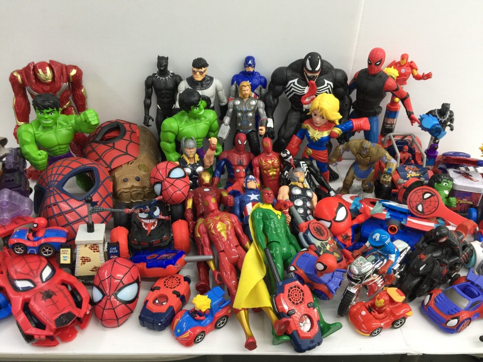 LOT 28 lbs Mixed Super Heroes Villains Marvel Spiderman Hulk Action Figure Toys - Warehouse Toys