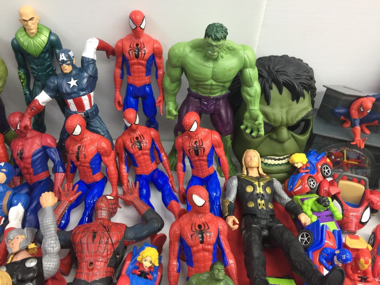 LOT 30 lbs Mixed Super Heroes Villains Marvel Spiderman Hulk Action Figure Toys - Warehouse Toys