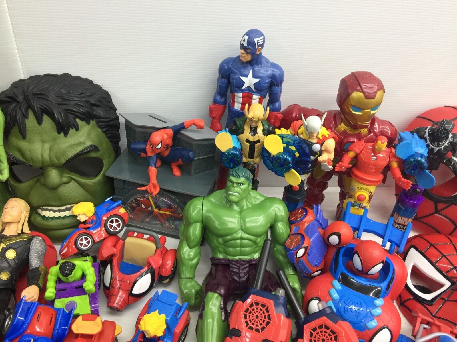 LOT 30 lbs Mixed Super Heroes Villains Marvel Spiderman Hulk Action Figure Toys - Warehouse Toys