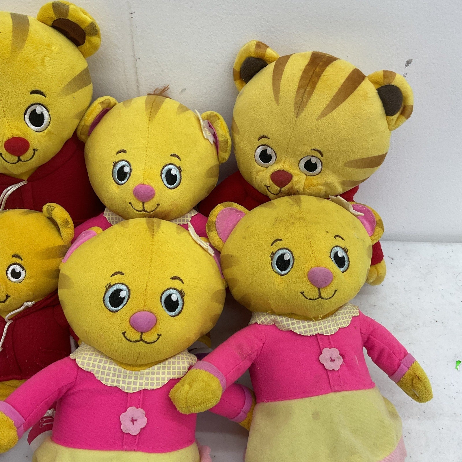 LOT 5 lbs Mr Rogers Daniel Tigers Neighborhood Character Preowned Plush Dolls - Warehouse Toys