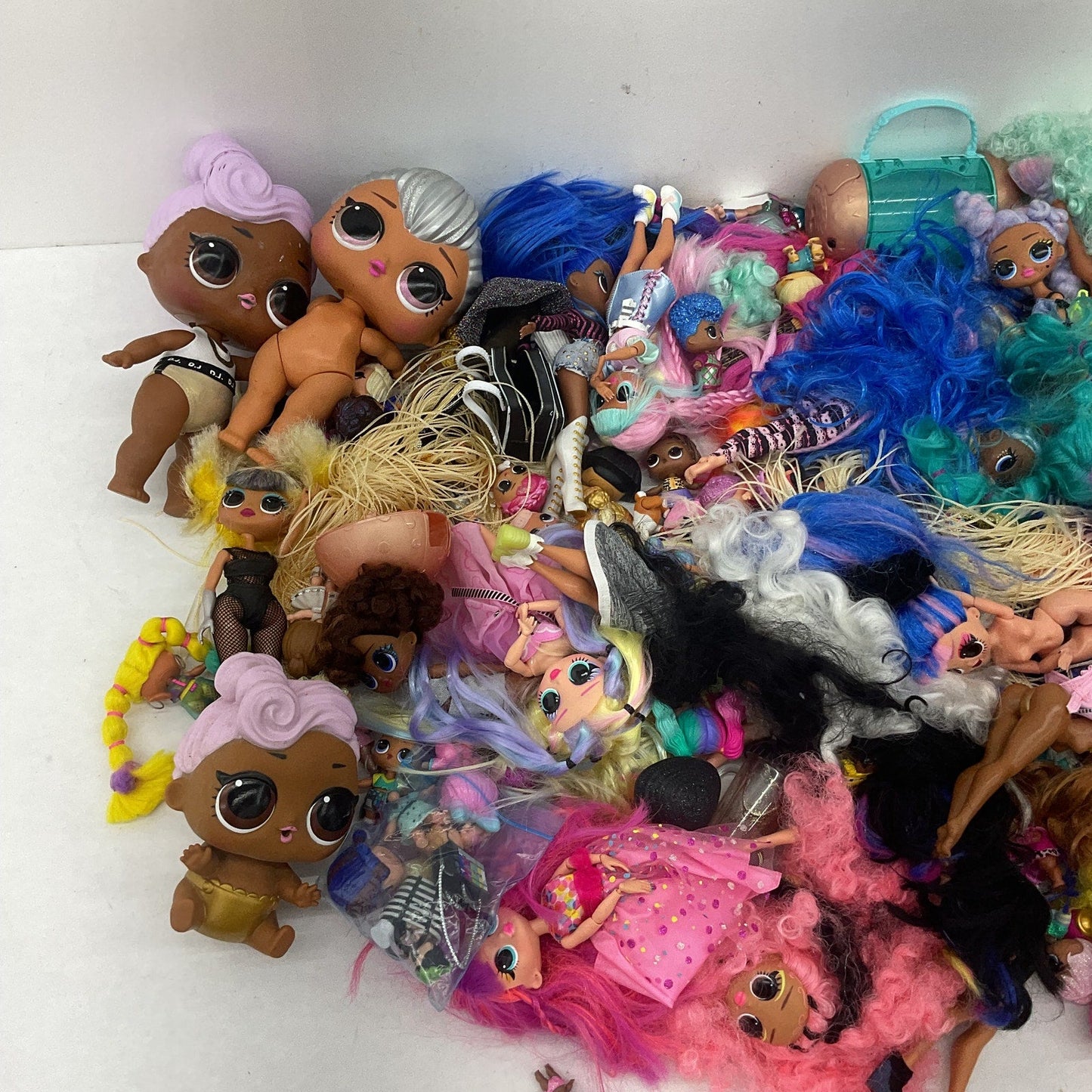 LOT 6 lbs Mixed MGA LOL OMG Surprise Big Lil Sistas Play Fashion Dolls Preowned - Warehouse Toys