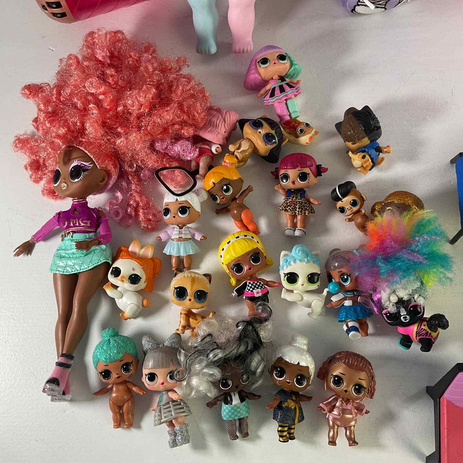 LOT 8 lbs LOL OMG Surprise Fashion Dolls Lil Sisters MGA Toys Accessories -  Warehouse Toys