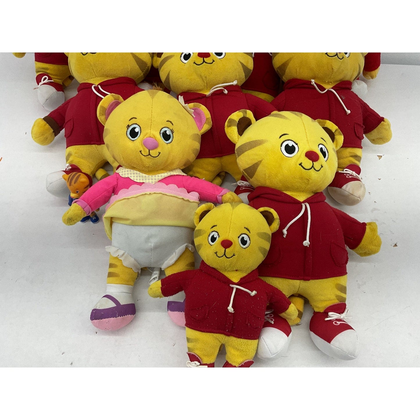 LOT of 10 Daniel Tiger's Neighborhood Stuffed Animal Plush Toy Figures - Warehouse Toys